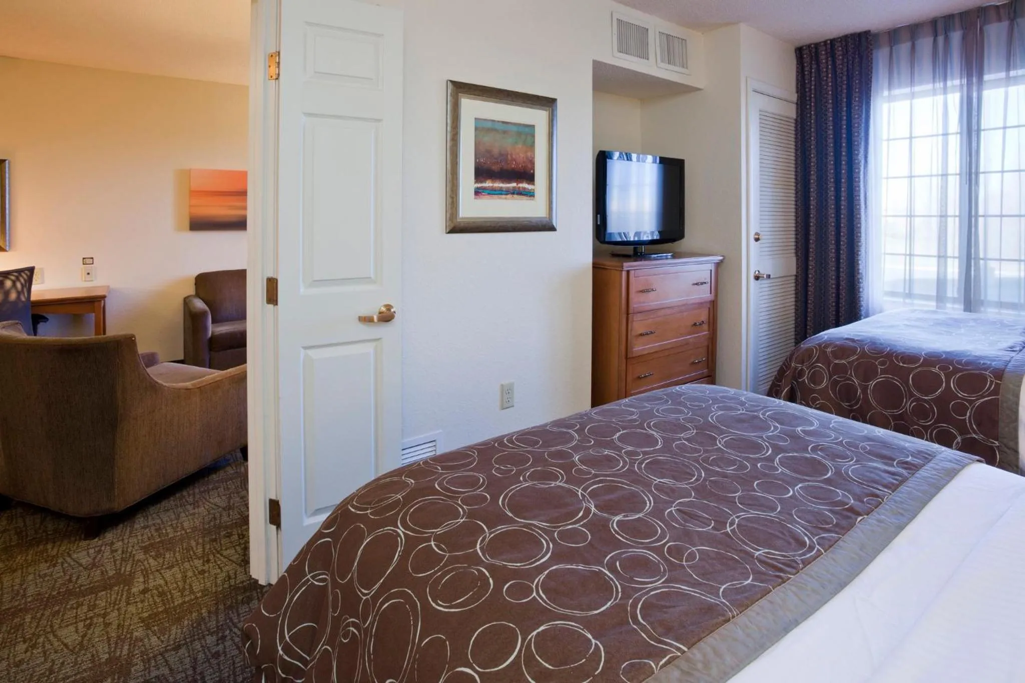Photo of the whole room, Bed in Candlewood Suites Eagan - Mall of America Area by IHG