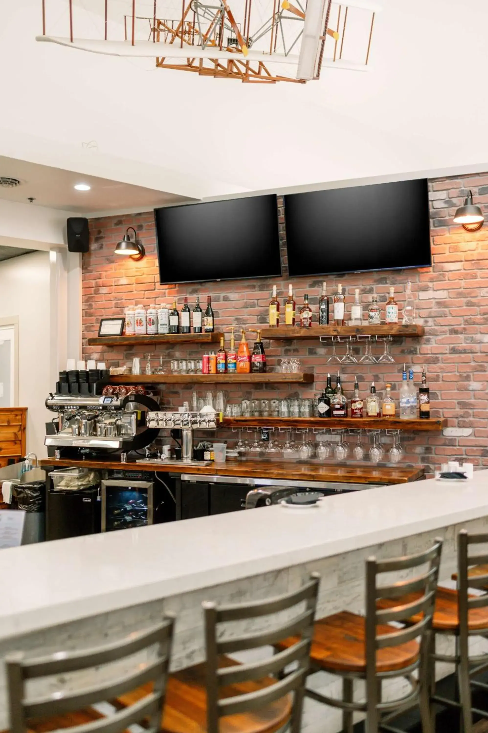 Lounge or bar in Hilton Garden Inn Outer Banks/Kitty Hawk Lounge or bar in Hilton Garden Inn Outer Banks/Kitty Hawk