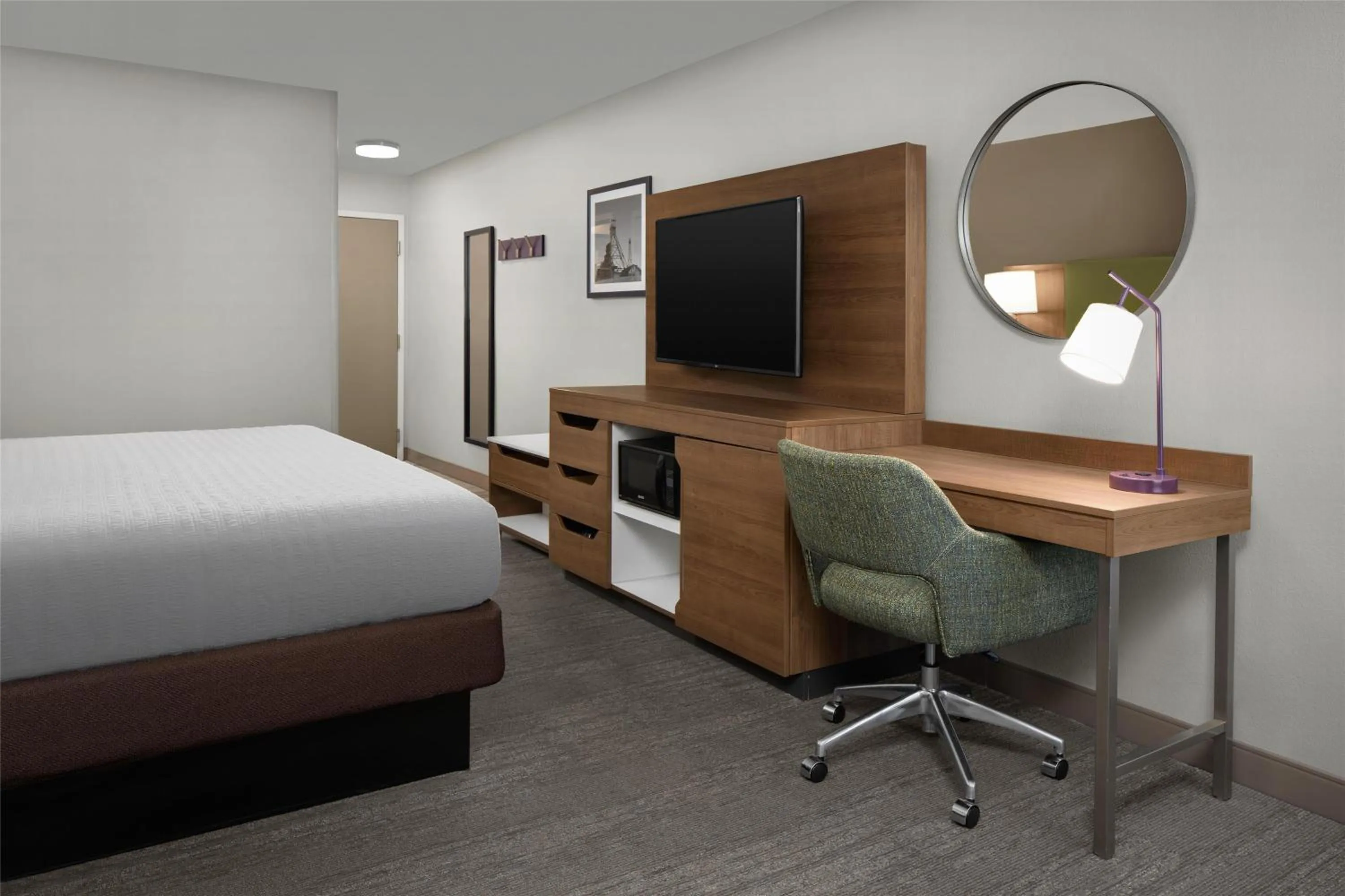 Bedroom, Bed in Hampton Inn Butte