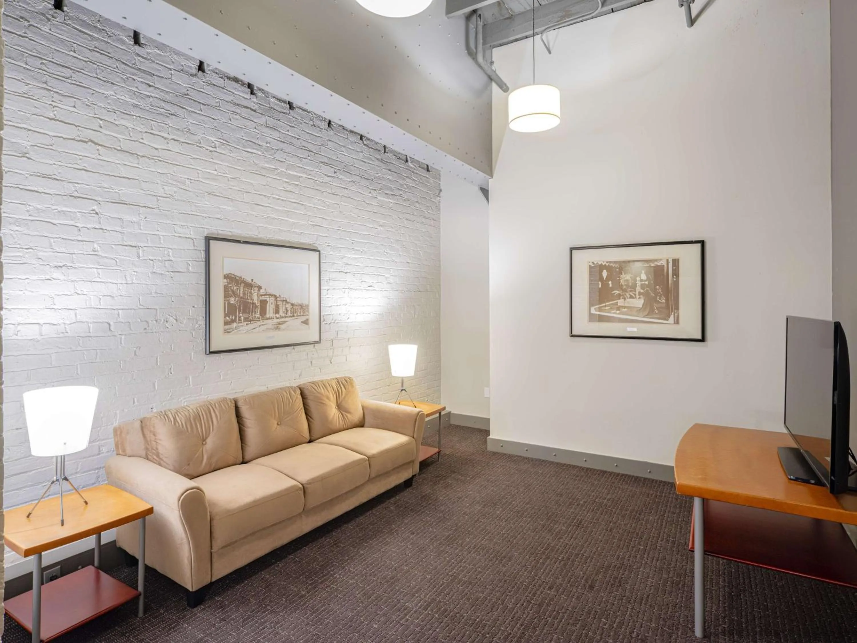 Bedroom in Sonesta Columbus Downtown