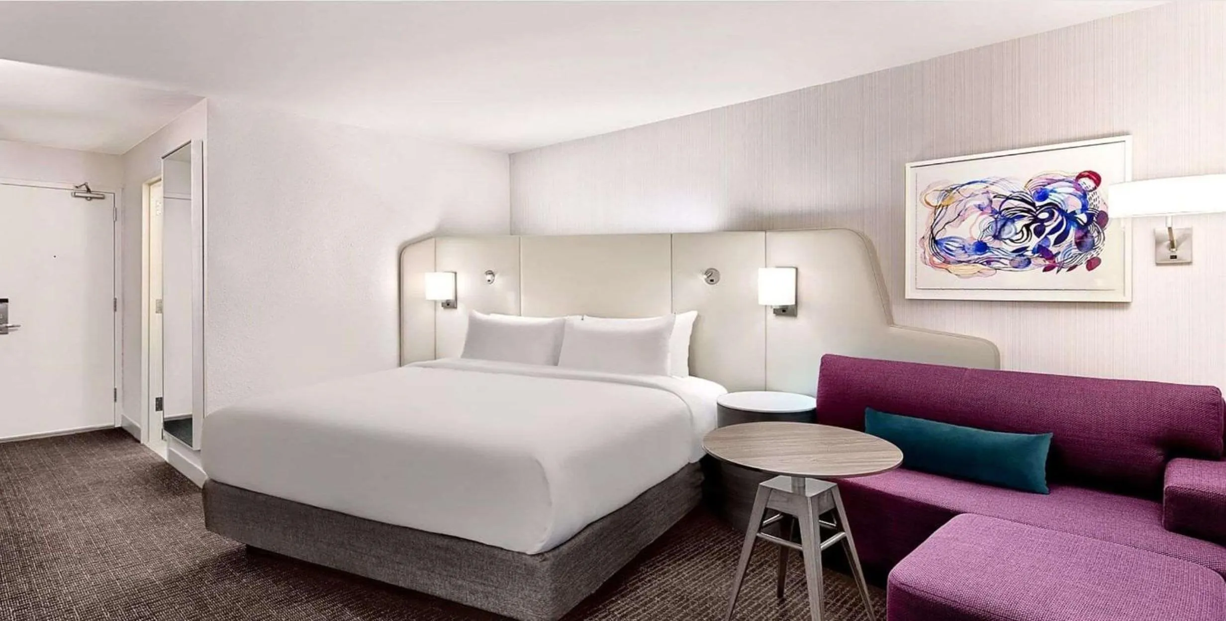 Bedroom, Bed in Sonesta Columbus Downtown