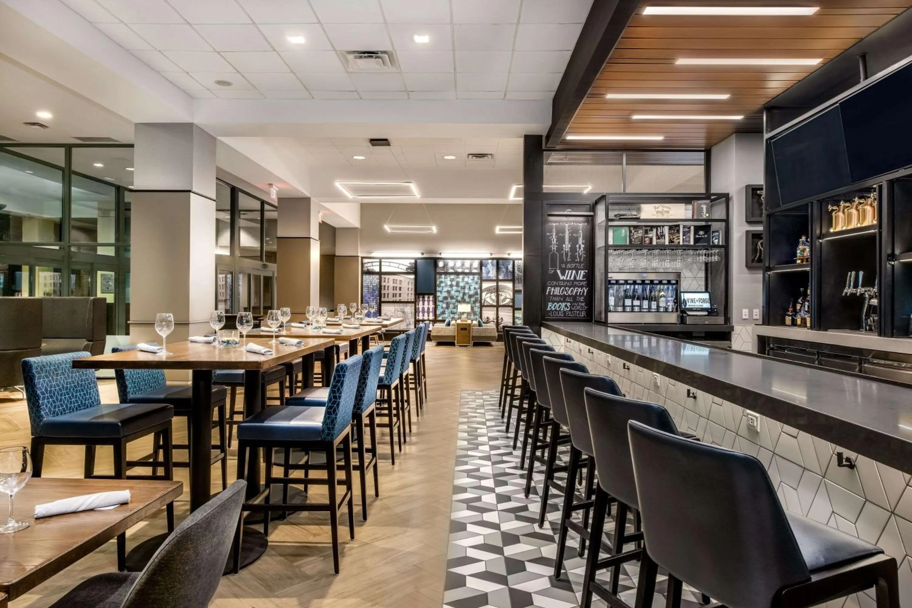 Restaurant/places to eat in Sonesta Columbus Downtown