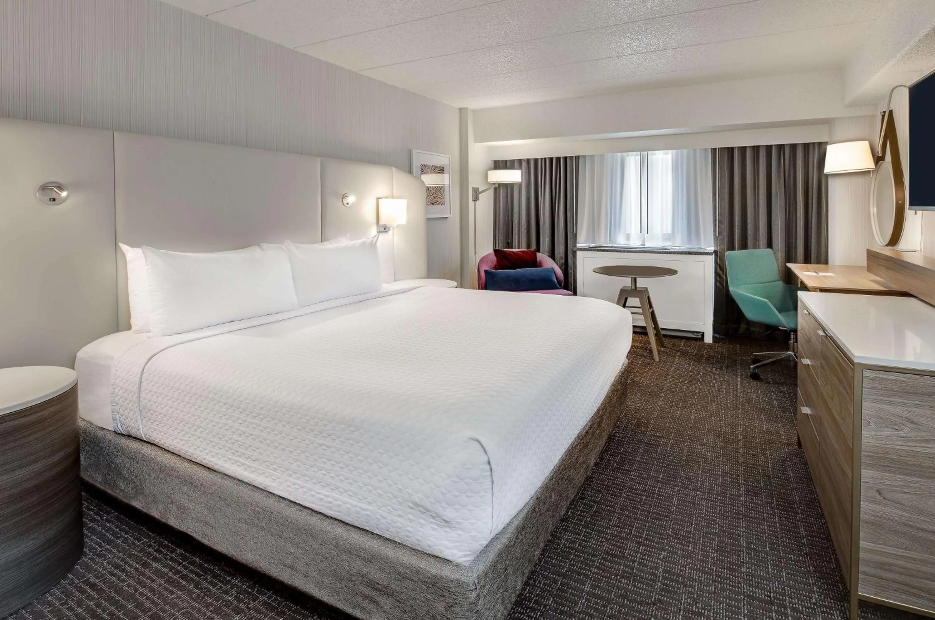 Bedroom, Bed in Sonesta Columbus Downtown