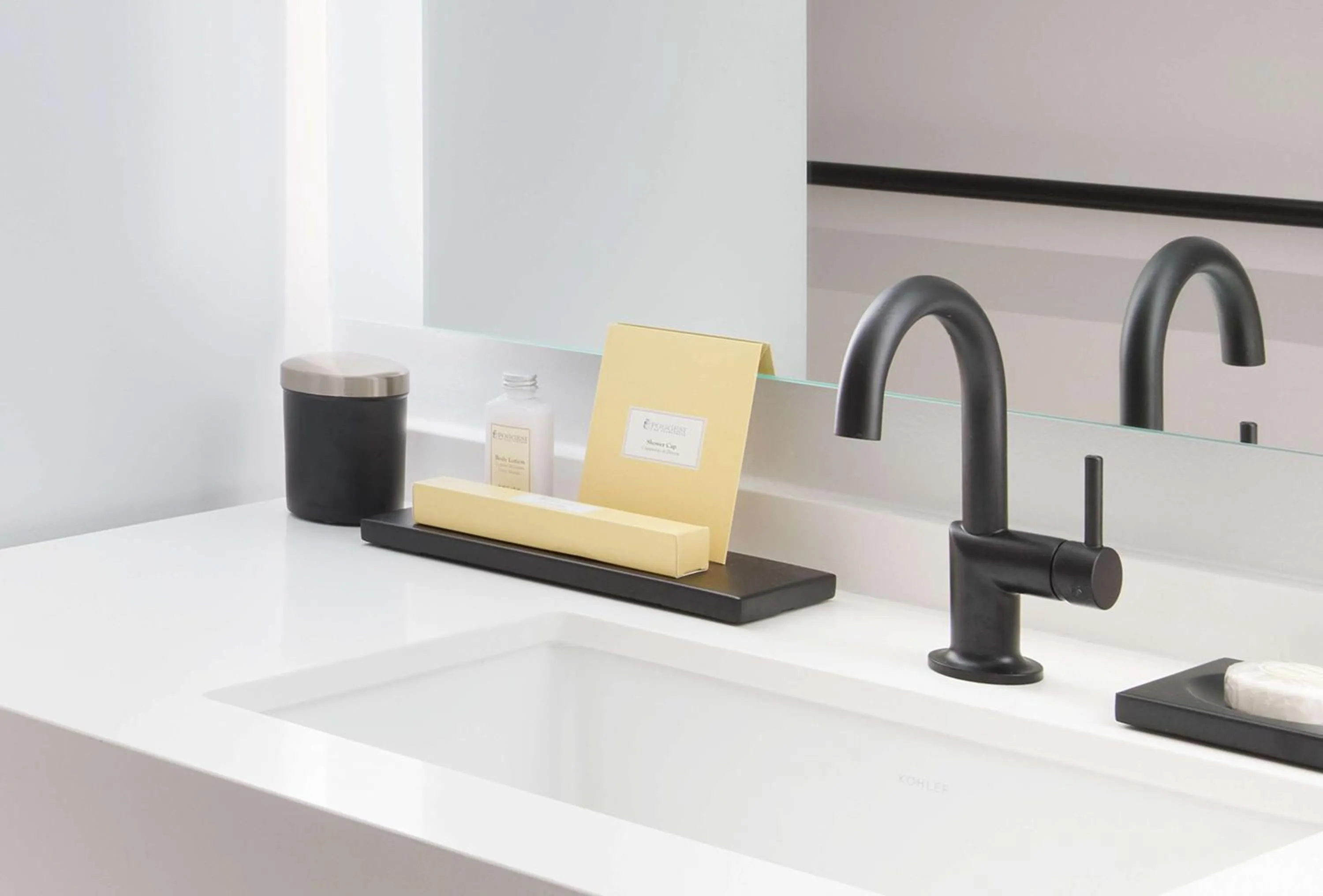 Bathroom in Sonesta Columbus Downtown