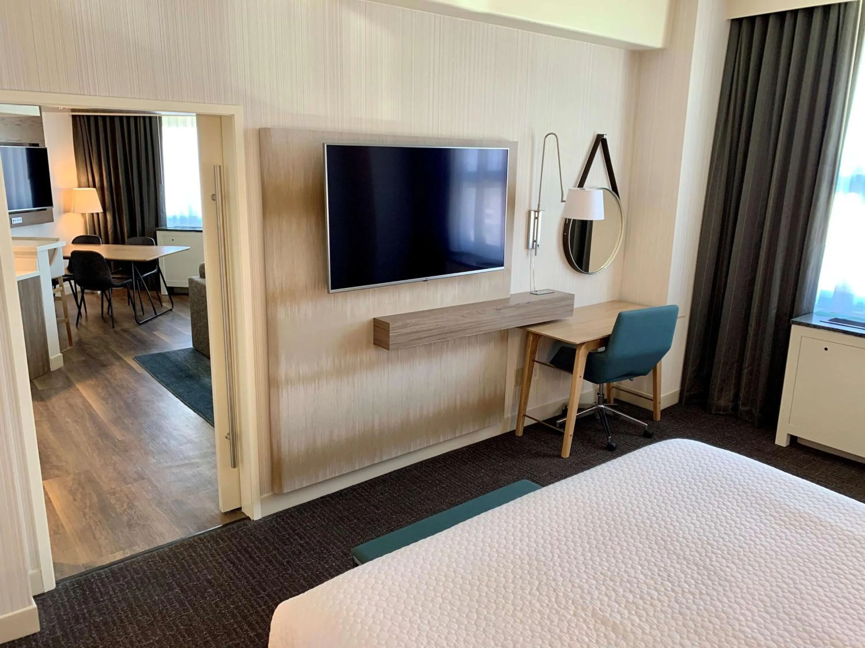 Bedroom, Bed in Sonesta Columbus Downtown