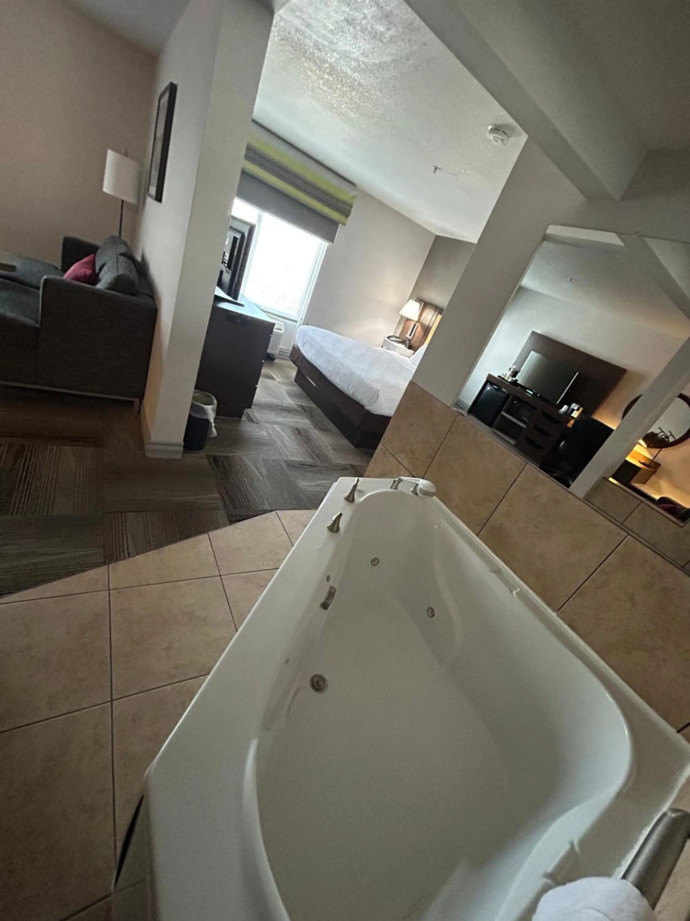 Bed in Country Inn & Suites by Radisson, Idaho Falls at the Mall