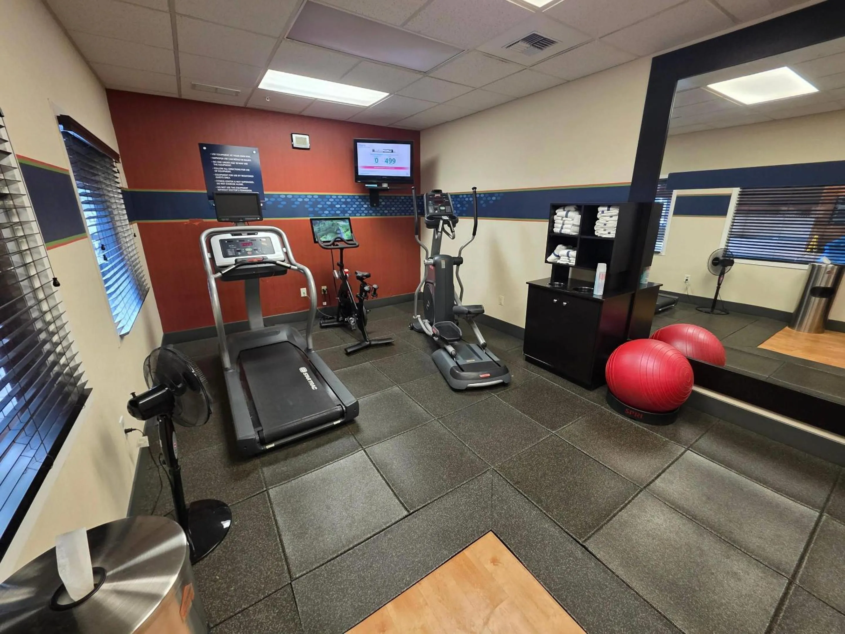 Fitness centre/facilities in Country Inn & Suites by Radisson, Idaho Falls at the Mall