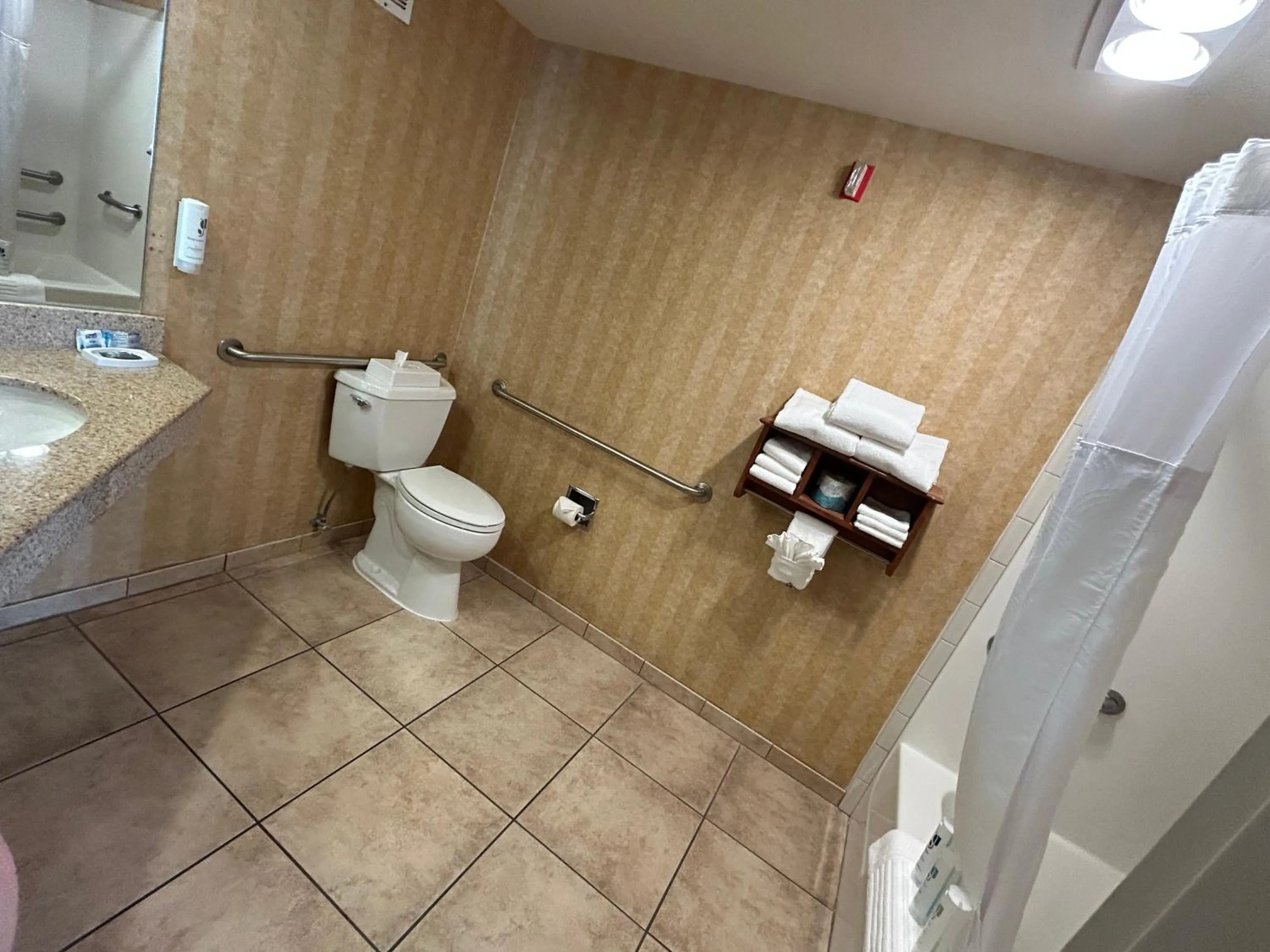 Shower in Country Inn & Suites by Radisson, Idaho Falls at the Mall
