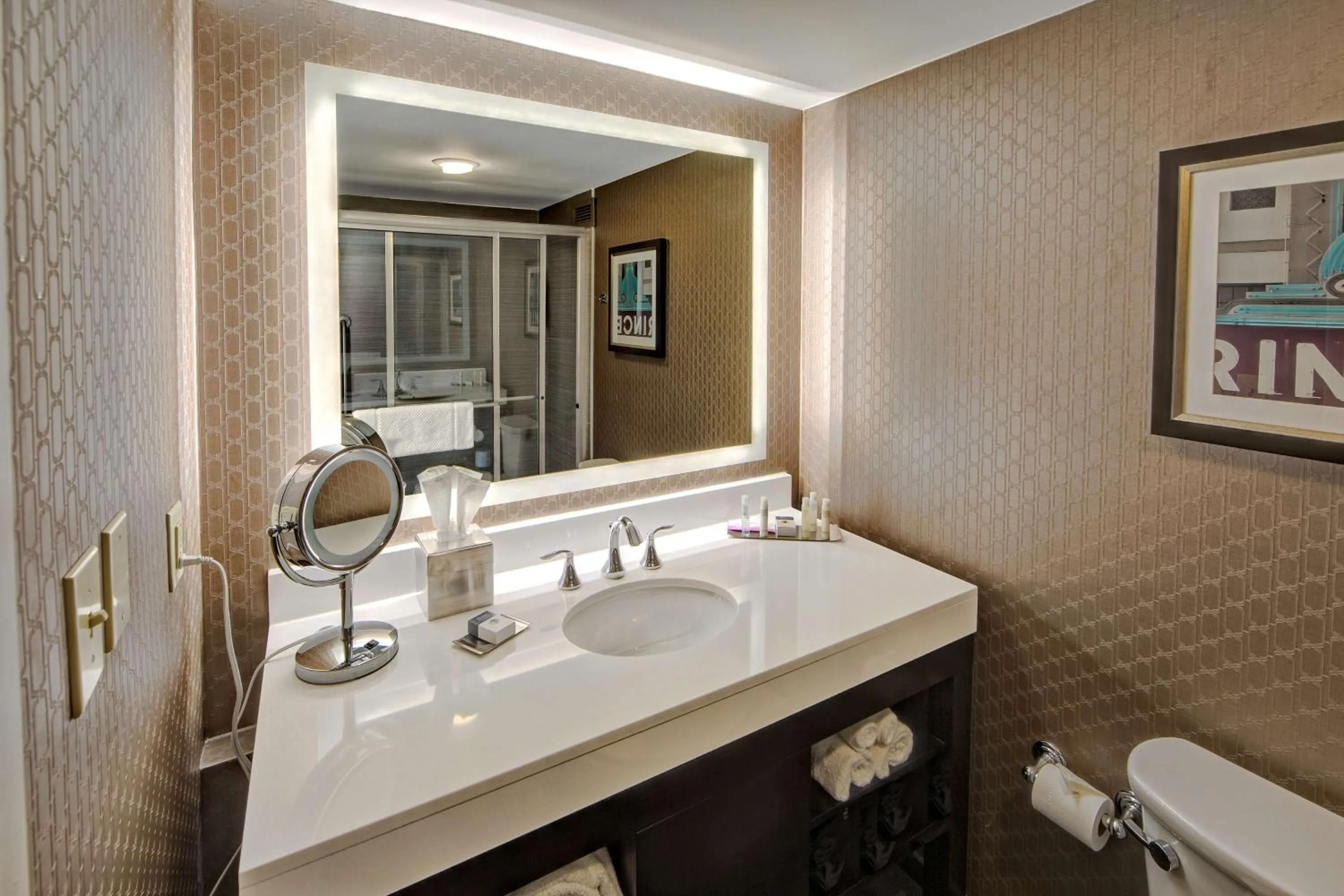 Bed in DoubleTree by Hilton Decatur Riverfront