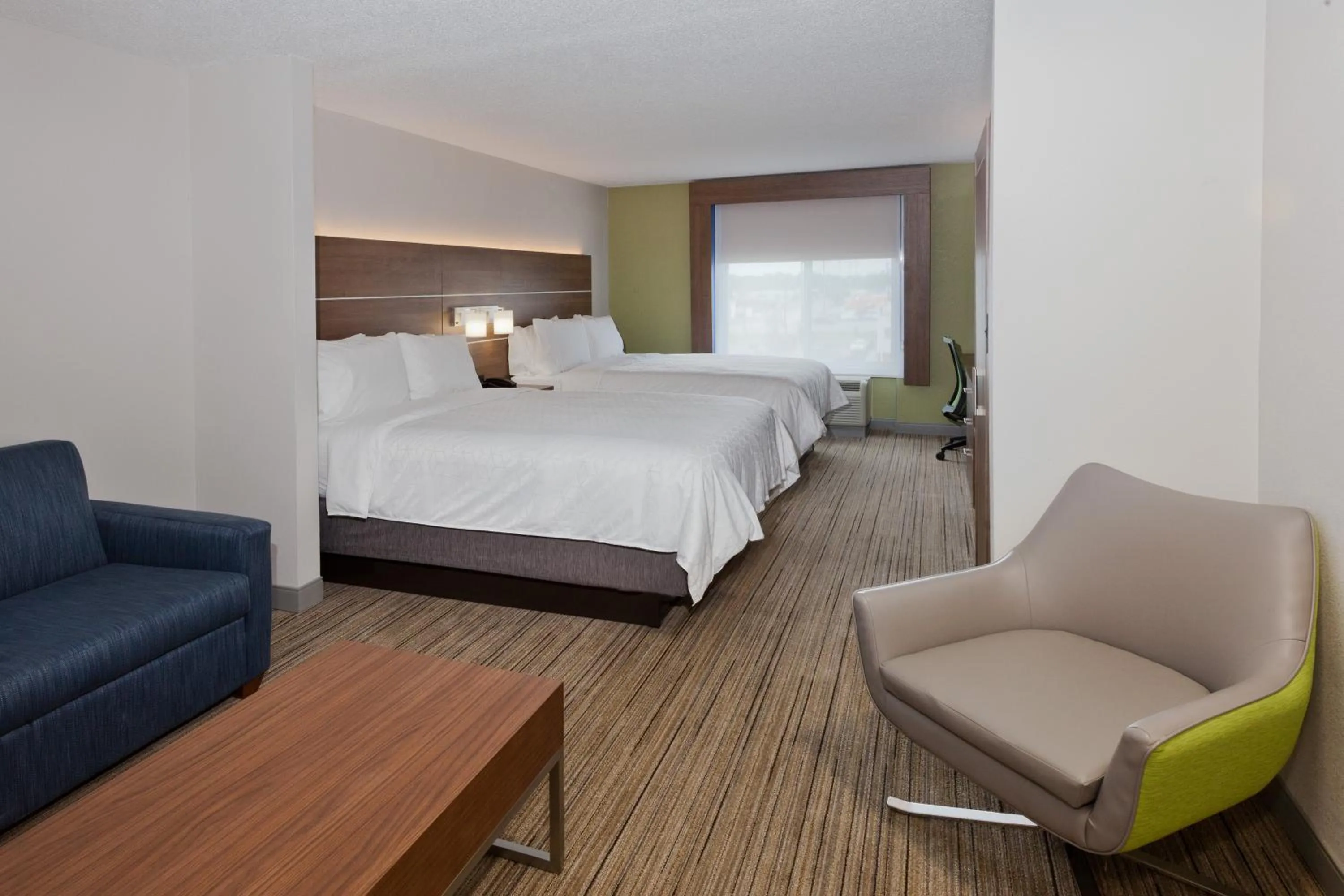 Photo of the whole room, Bed in Holiday Inn Express Hotel & Suites Dothan North by IHG