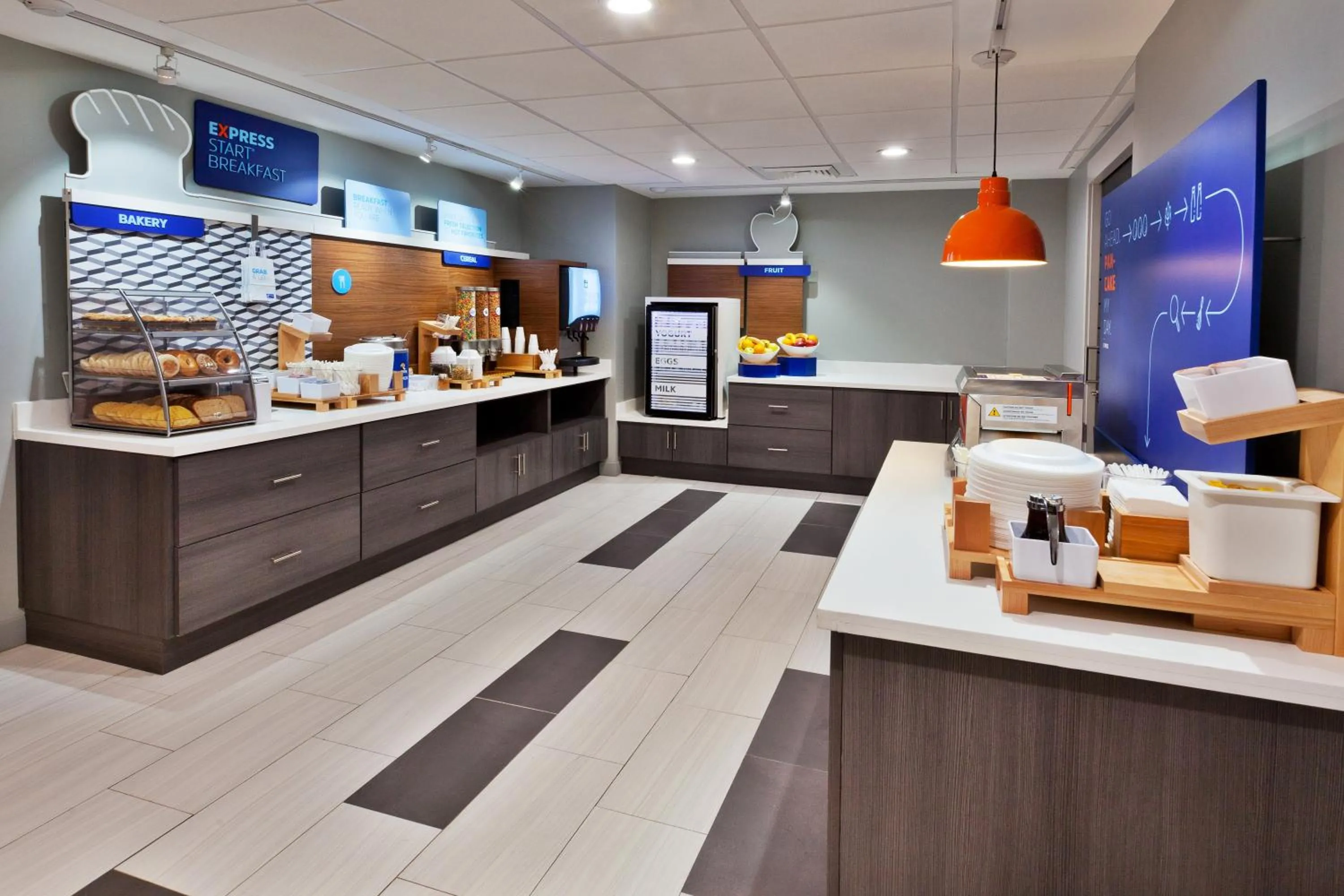 Breakfast in Holiday Inn Express Hotel & Suites Dothan North by IHG