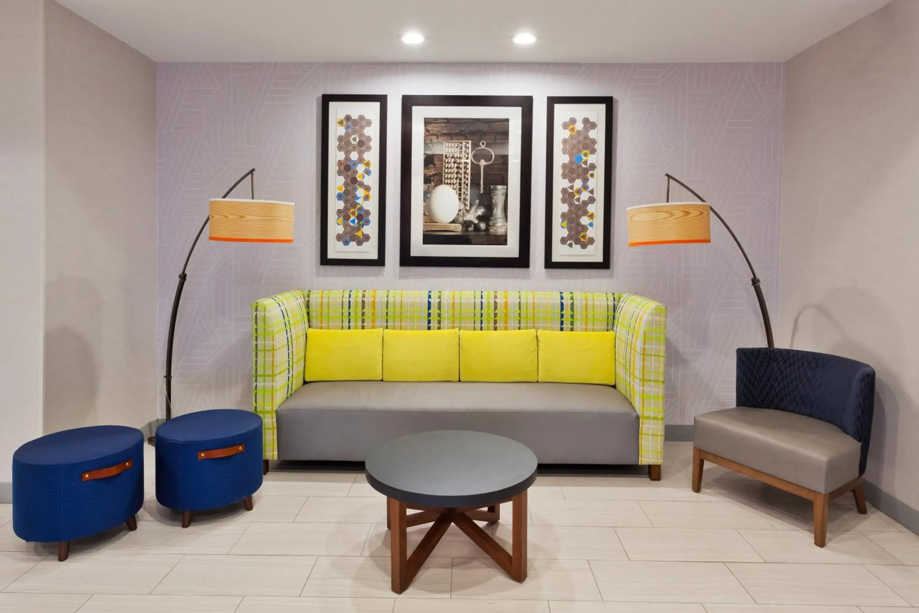 Property building, Bed in Holiday Inn Express Hotel & Suites Dothan North by IHG Property building, Bed in Holiday Inn Express Hotel & Suites Dothan North by IHG