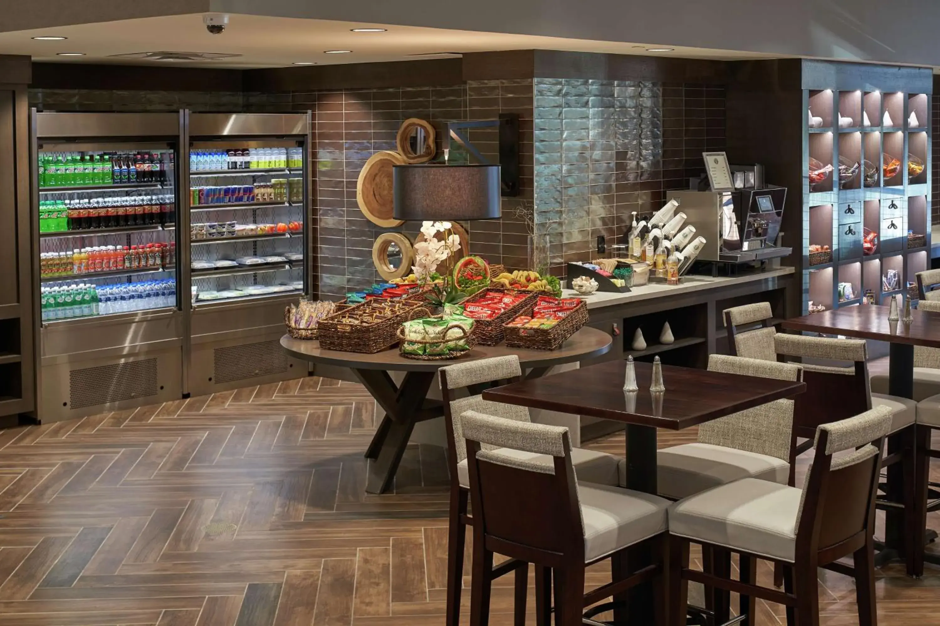 Restaurant/places to eat in Hilton Cincinnati Airport Restaurant/places to eat in Hilton Cincinnati Airport