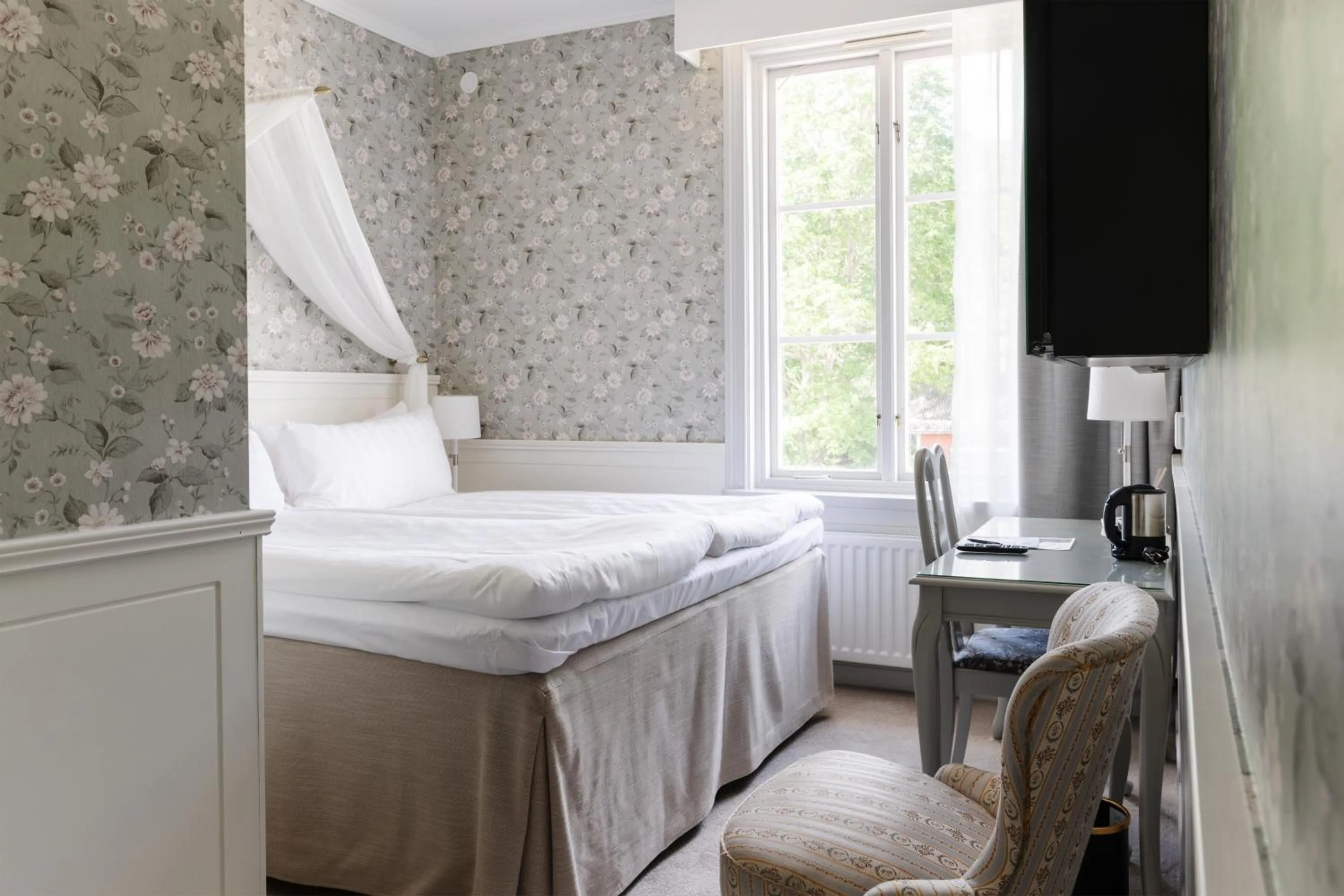 Bedroom, Bed in Gimo Herrgård