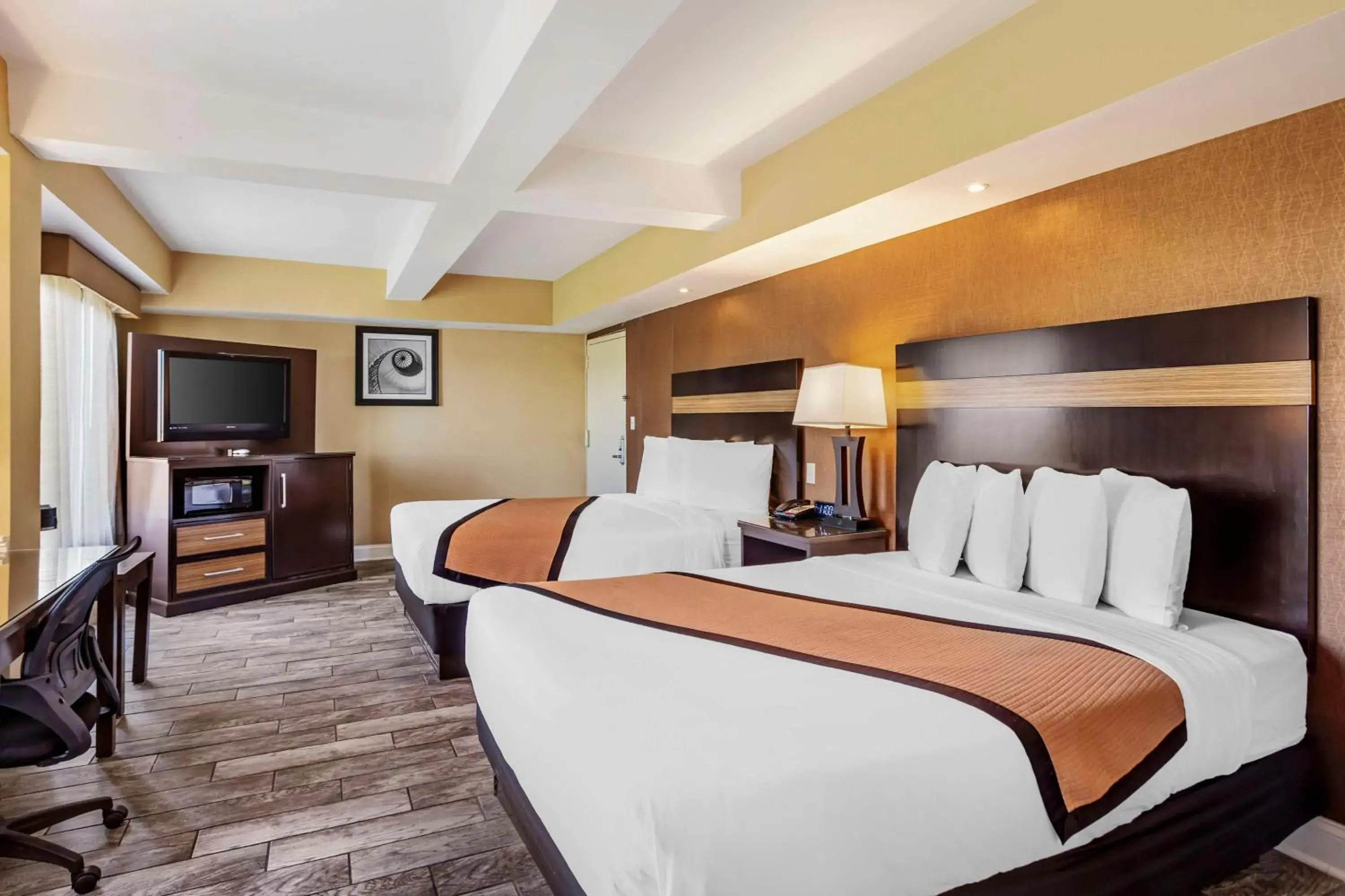 Bedroom, Bed in Best Western Plus Newark Airport West Bedroom, Bed in Best Western Plus Newark Airport West