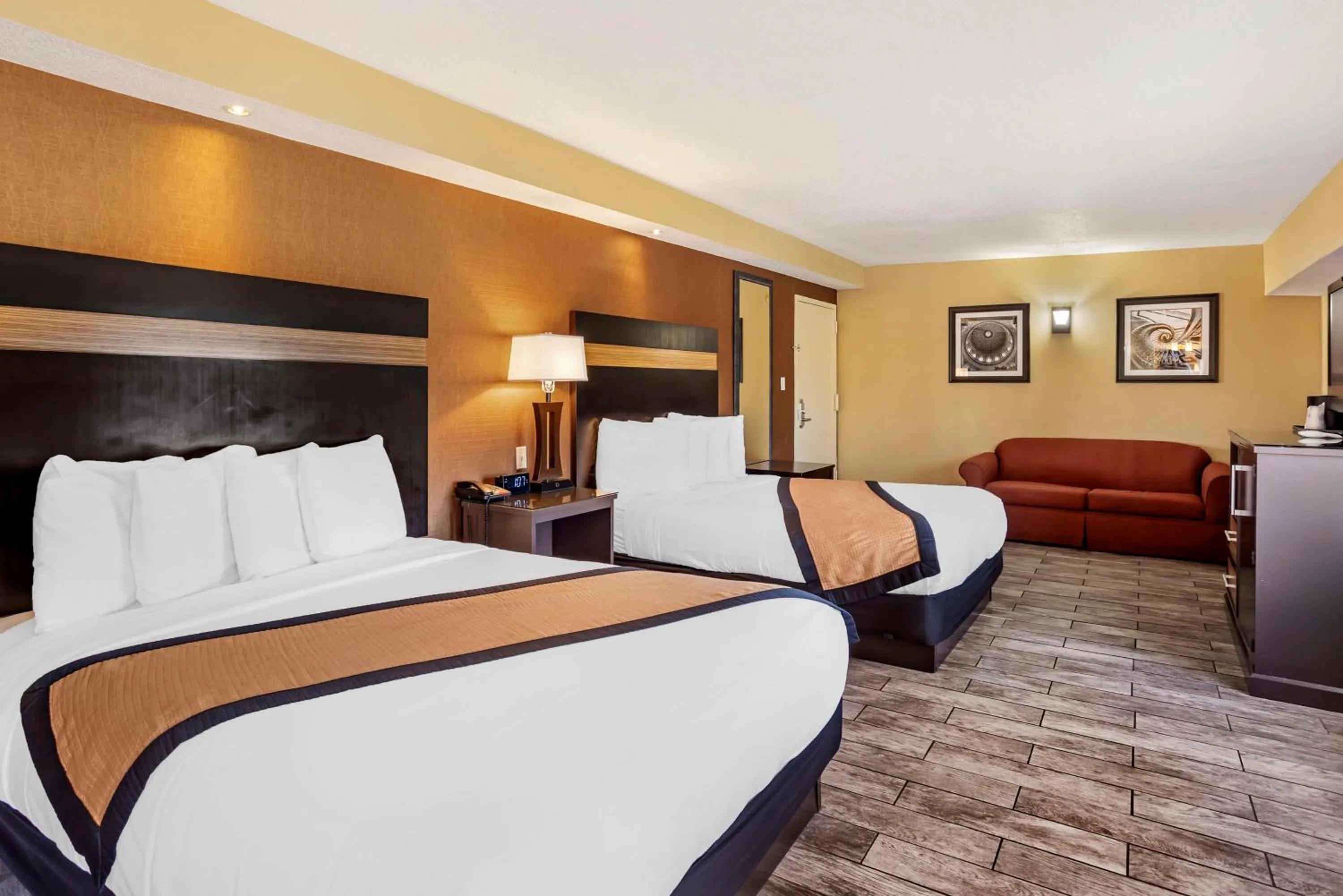 Bedroom, Bed in Best Western Plus Newark Airport West
