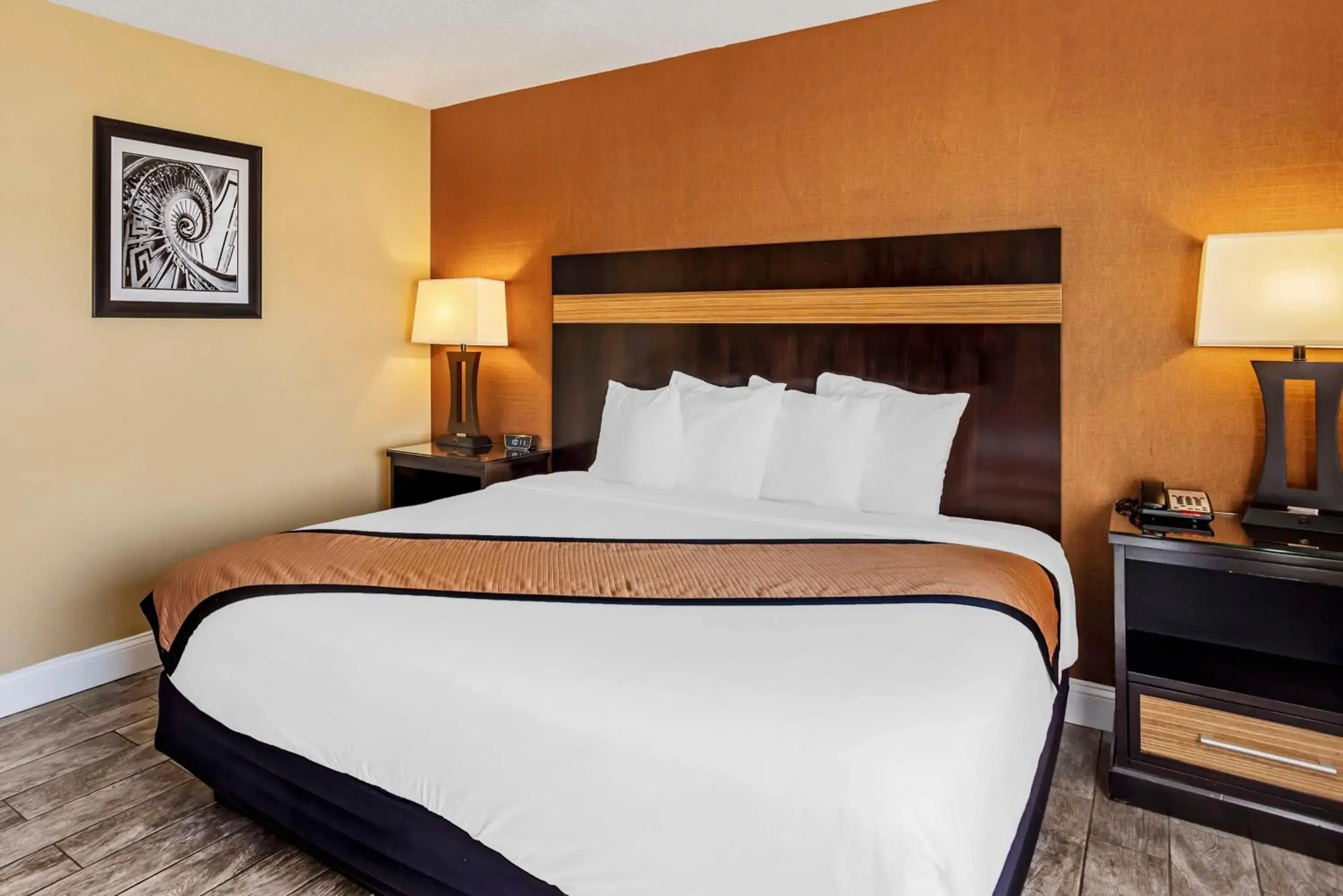 Bedroom, Bed in Best Western Plus Newark Airport West Bedroom, Bed in Best Western Plus Newark Airport West