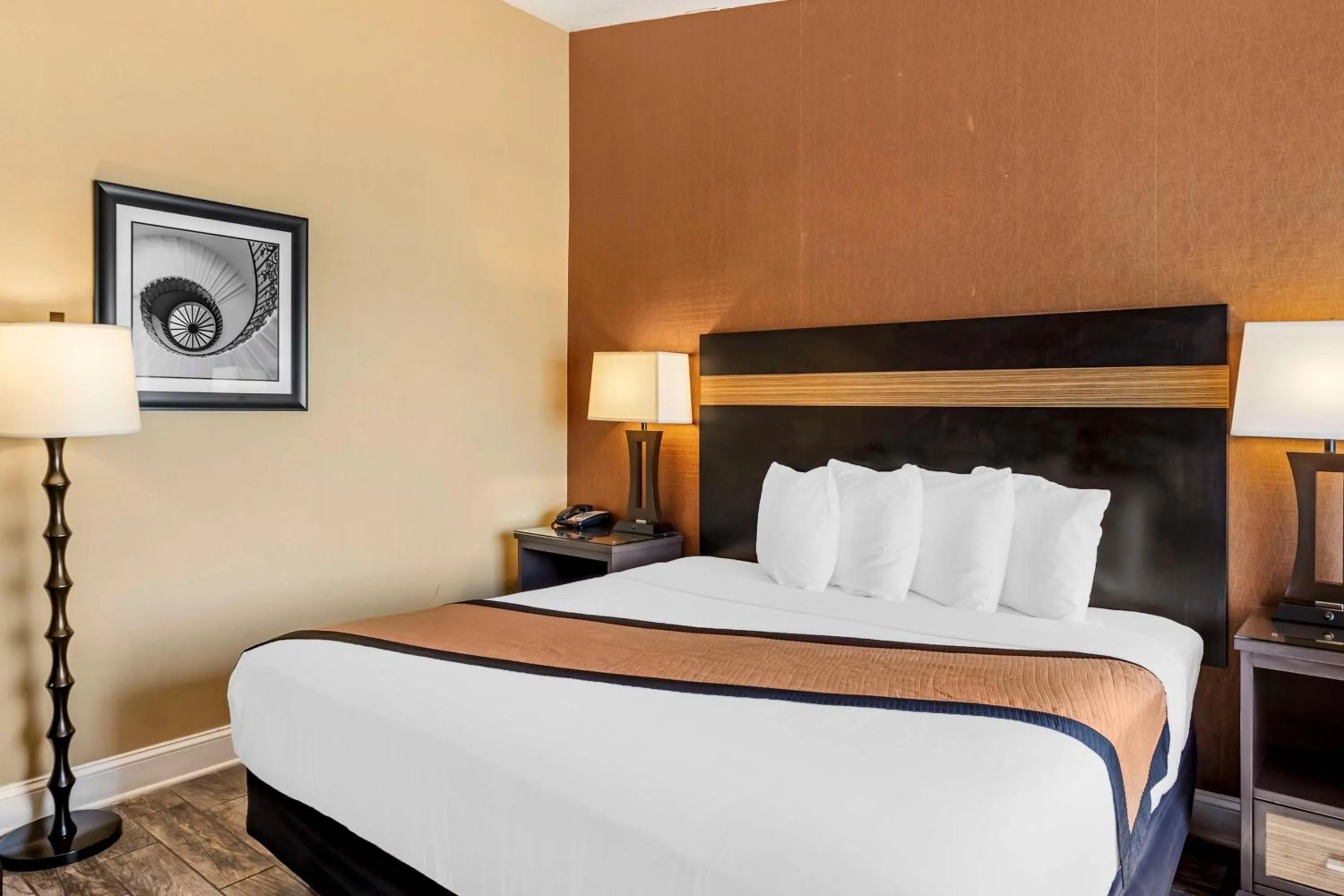 Bedroom, Bed in Best Western Plus Newark Airport West