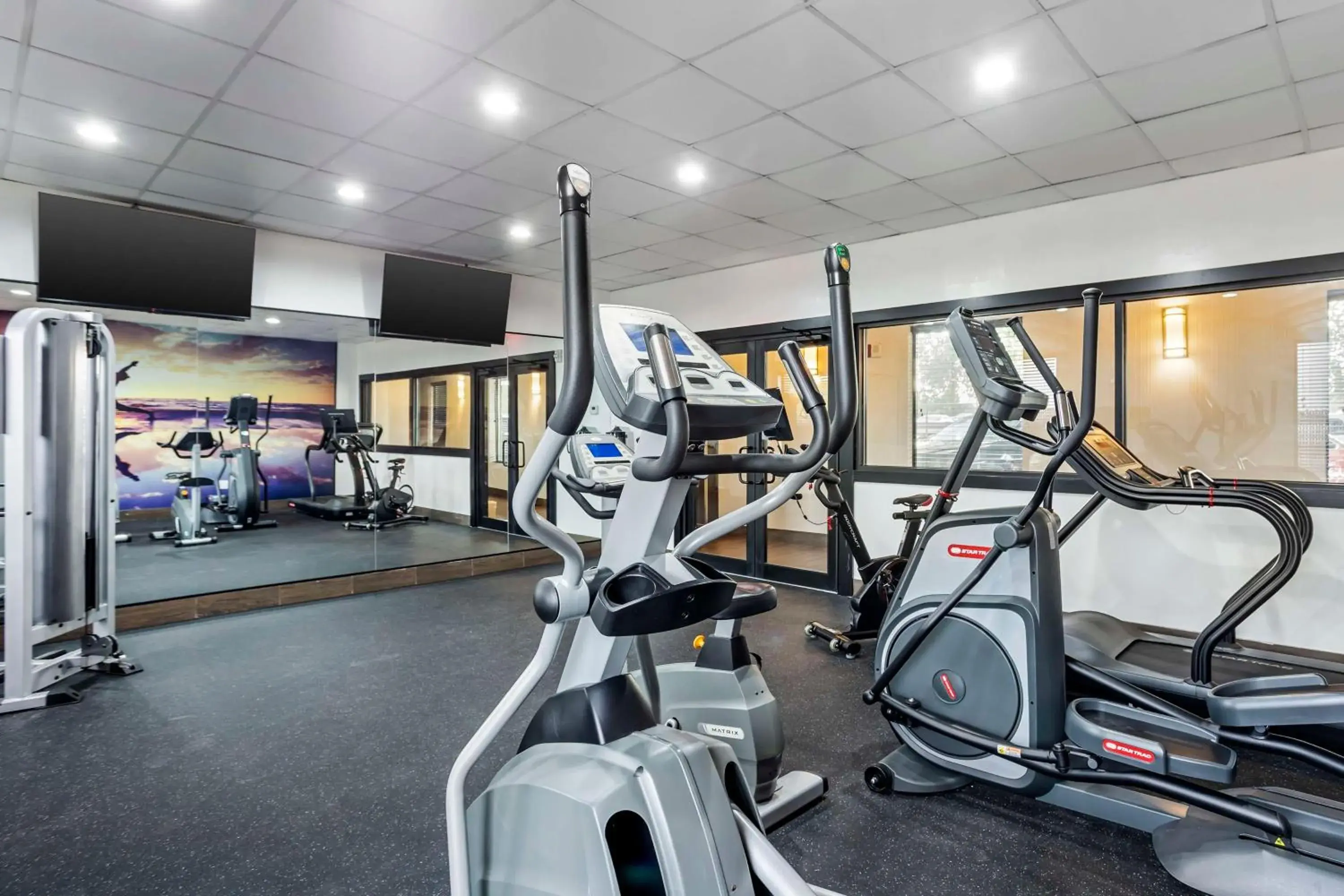 Fitness centre/facilities in Best Western Plus Newark Airport West Fitness centre/facilities in Best Western Plus Newark Airport West