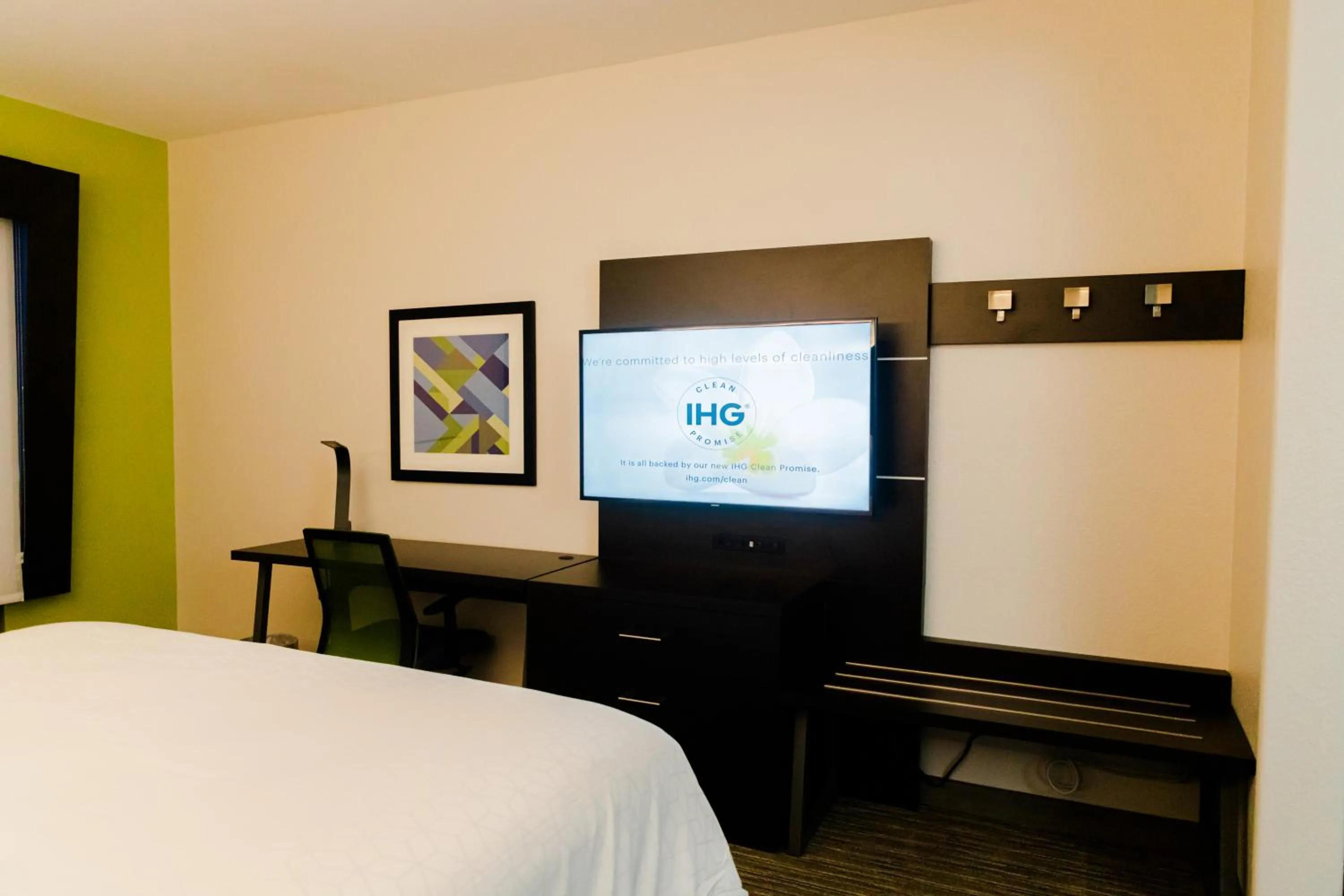 Bed in Holiday Inn Express Hotel & Suites Greenville by IHG