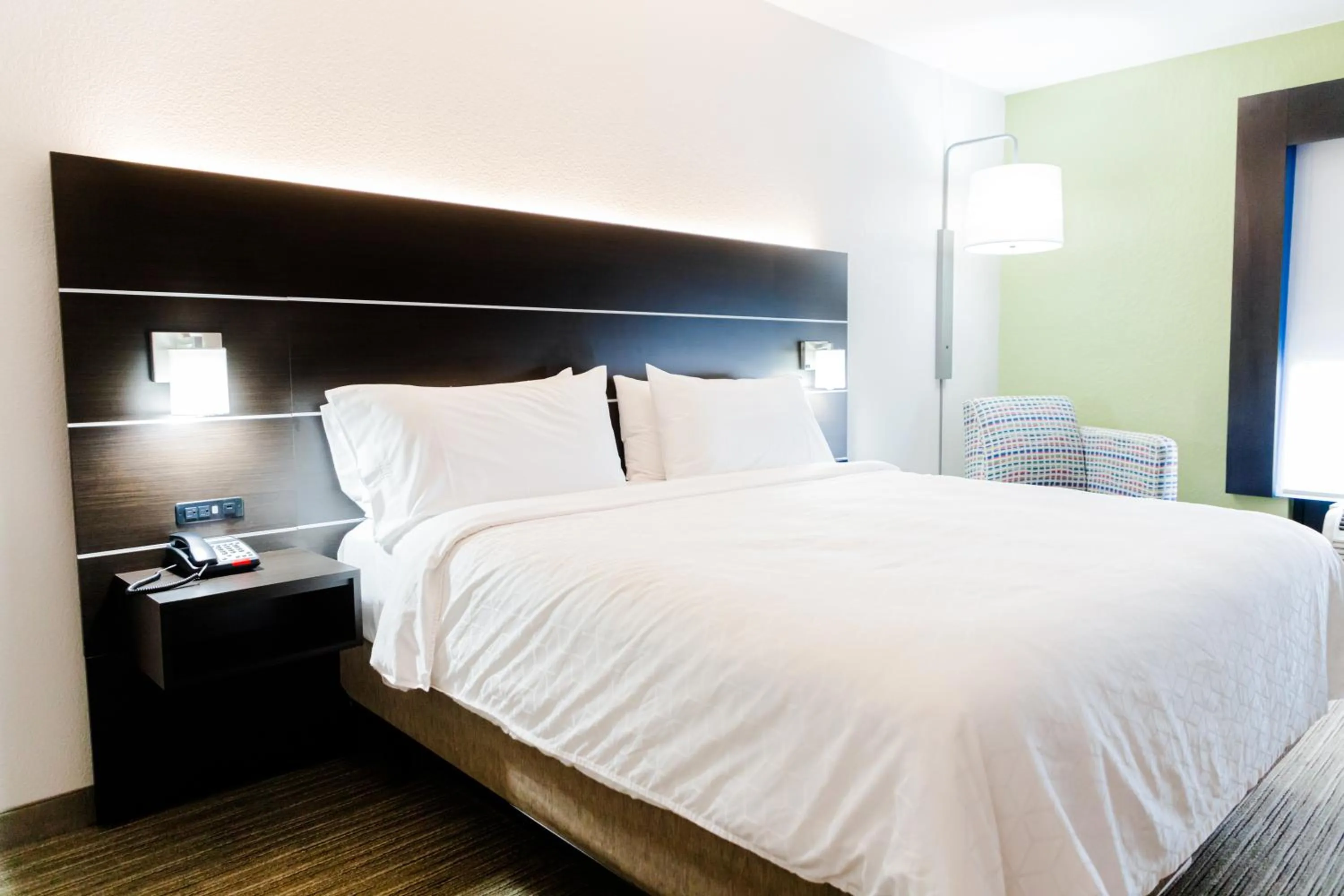 Bedroom, Bed in Holiday Inn Express Hotel & Suites Greenville by IHG