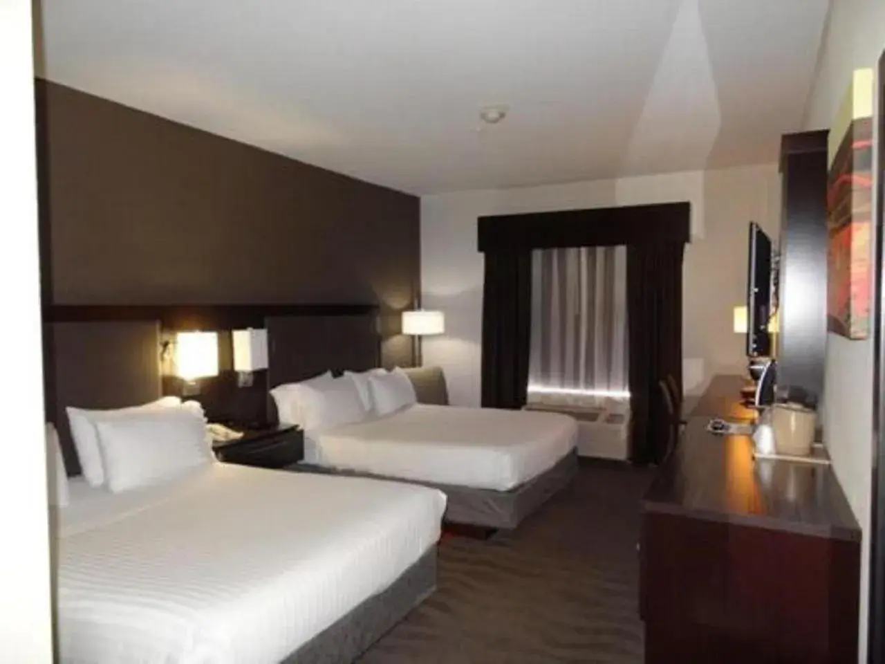 Standard Room with Two Queen Beds - Communications Accessible Tub in Holiday Inn Express Hotel & Suites Columbus Southeast Groveport by IHG Standard Room with Two Queen Beds - Communications Accessible Tub in Holiday Inn Express Hotel & Suites Columbus Southeast Groveport by IHG