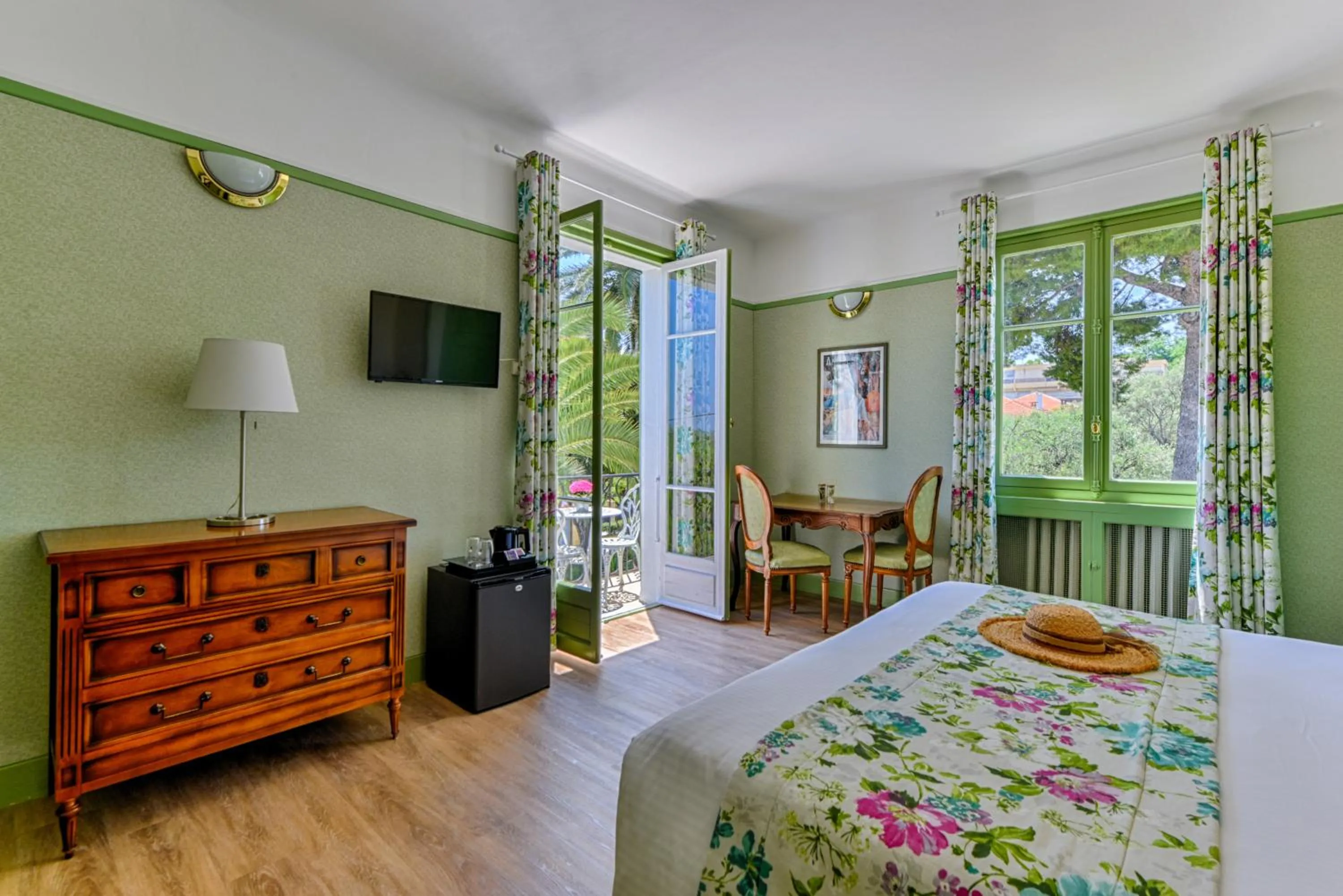Hotel Mas Djoliba