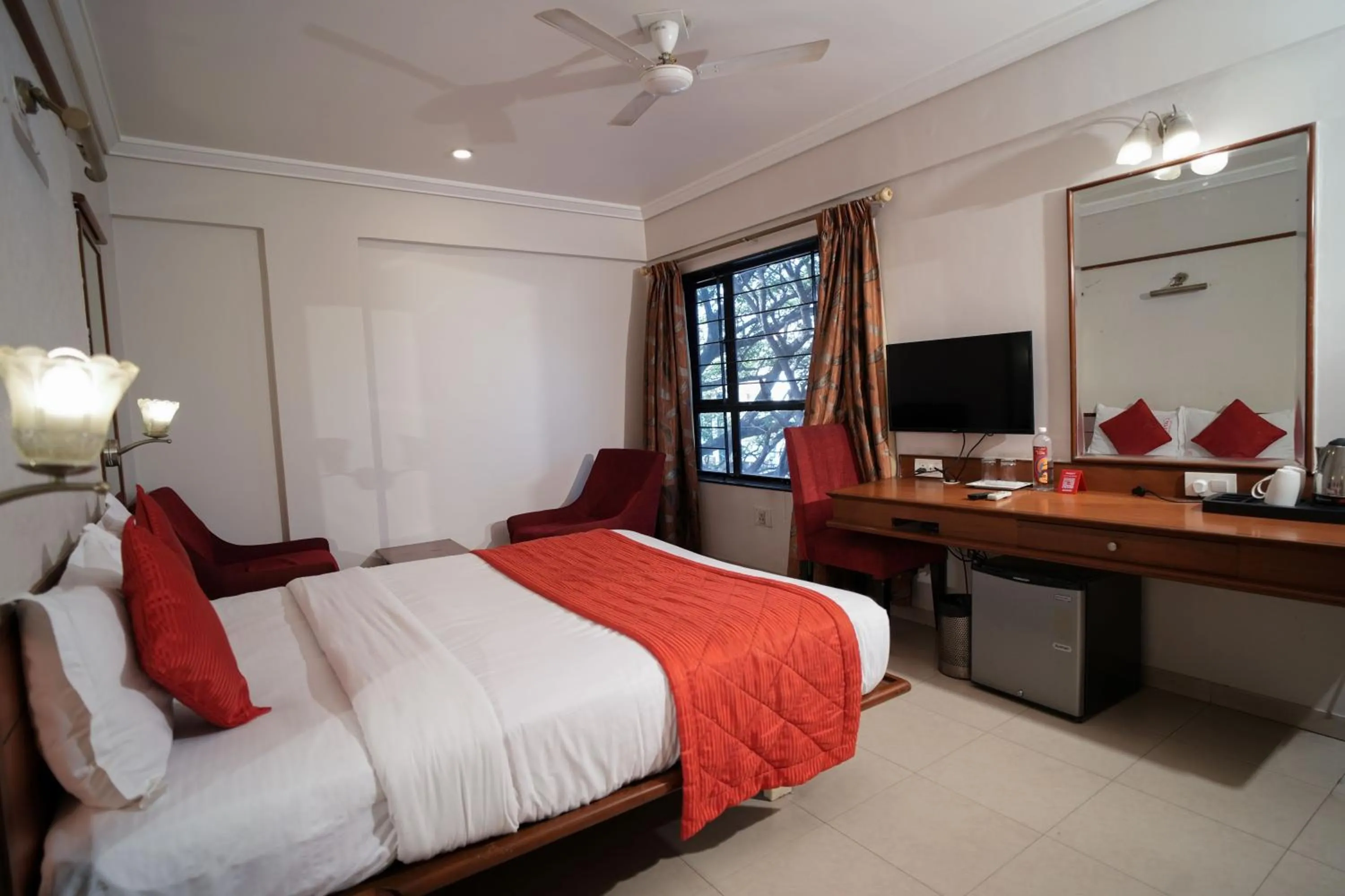 TV and multimedia, Bed in Cartier Biznotel