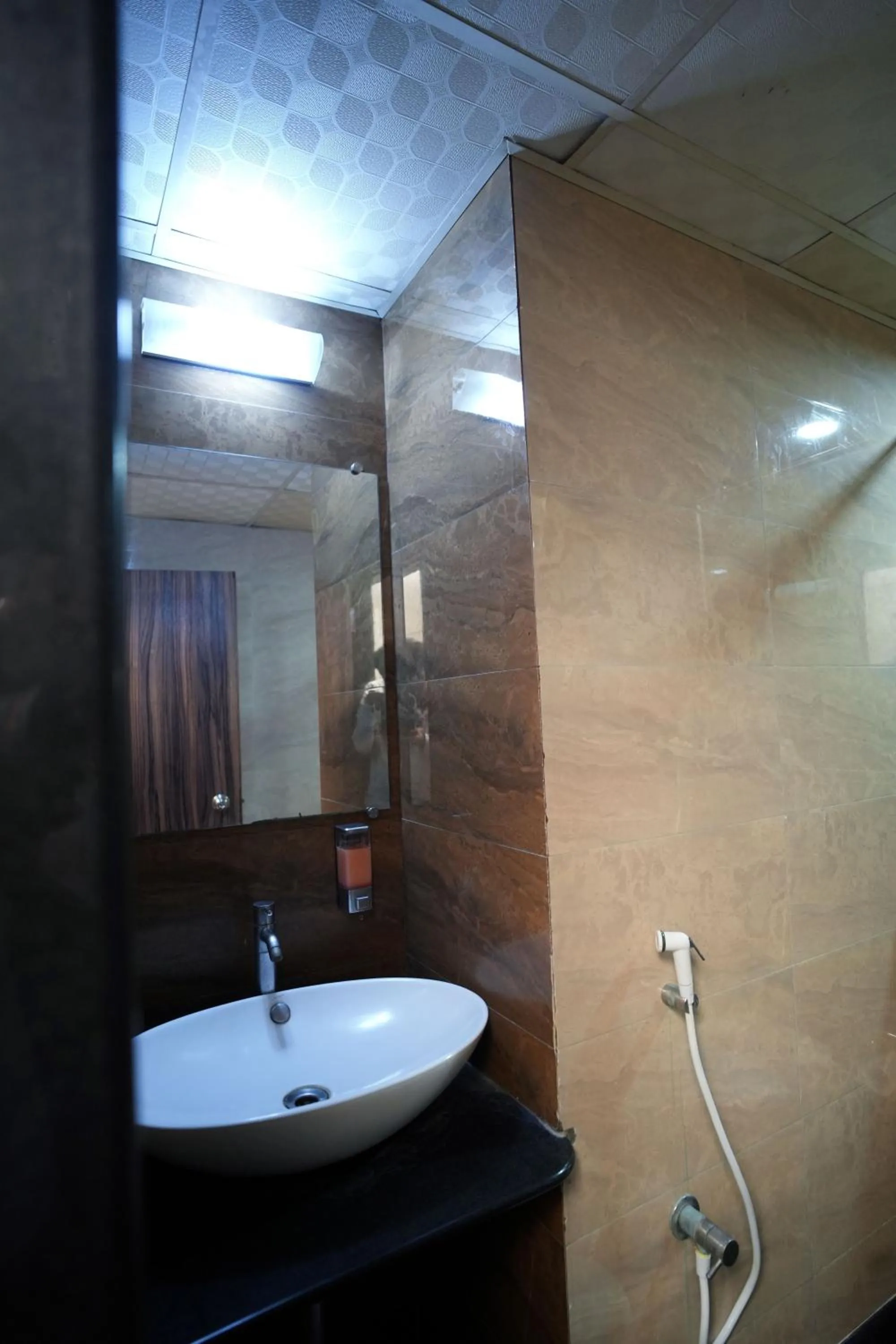 Bathroom in Cartier Biznotel