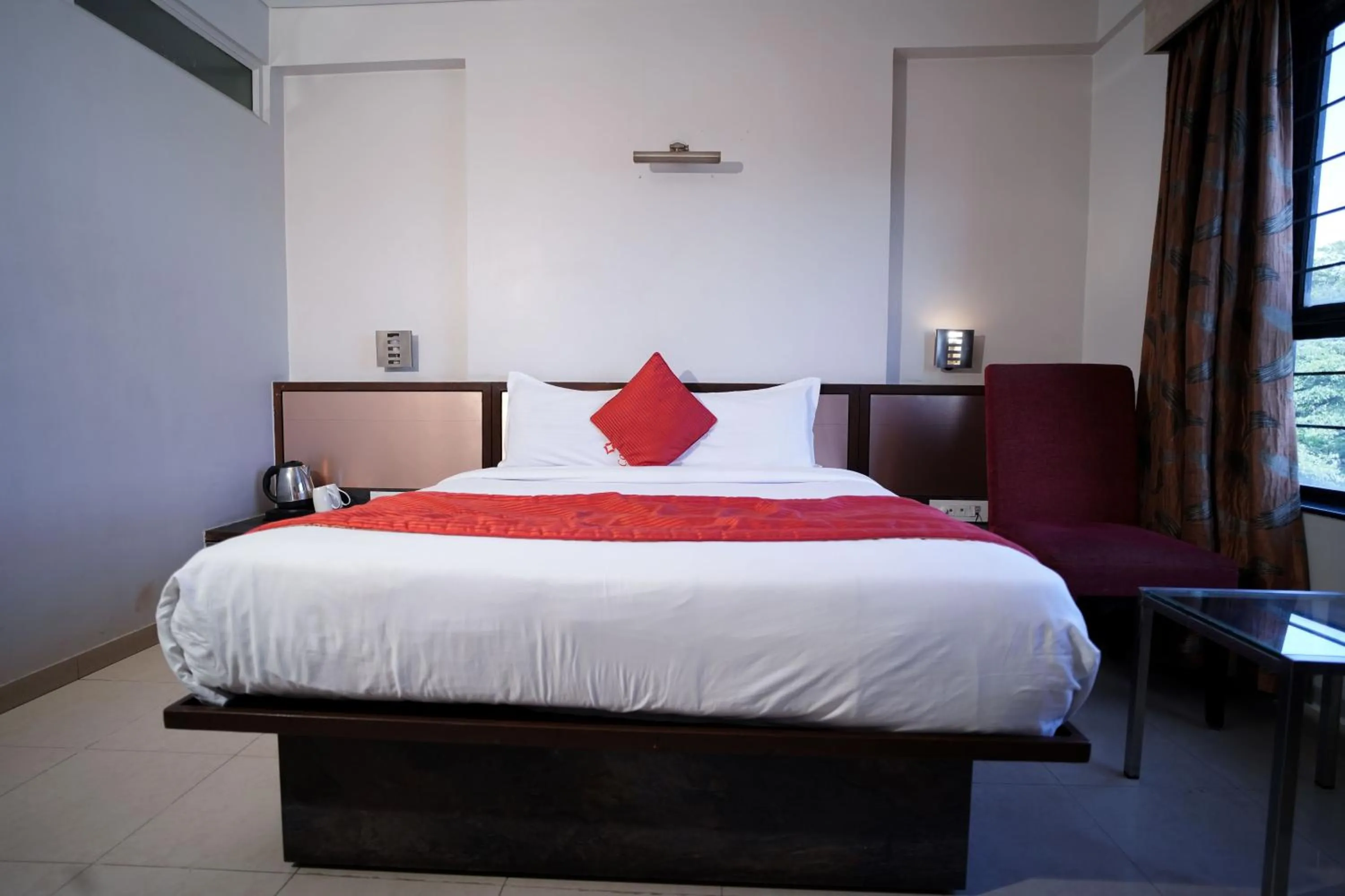 Bed in Cartier Biznotel