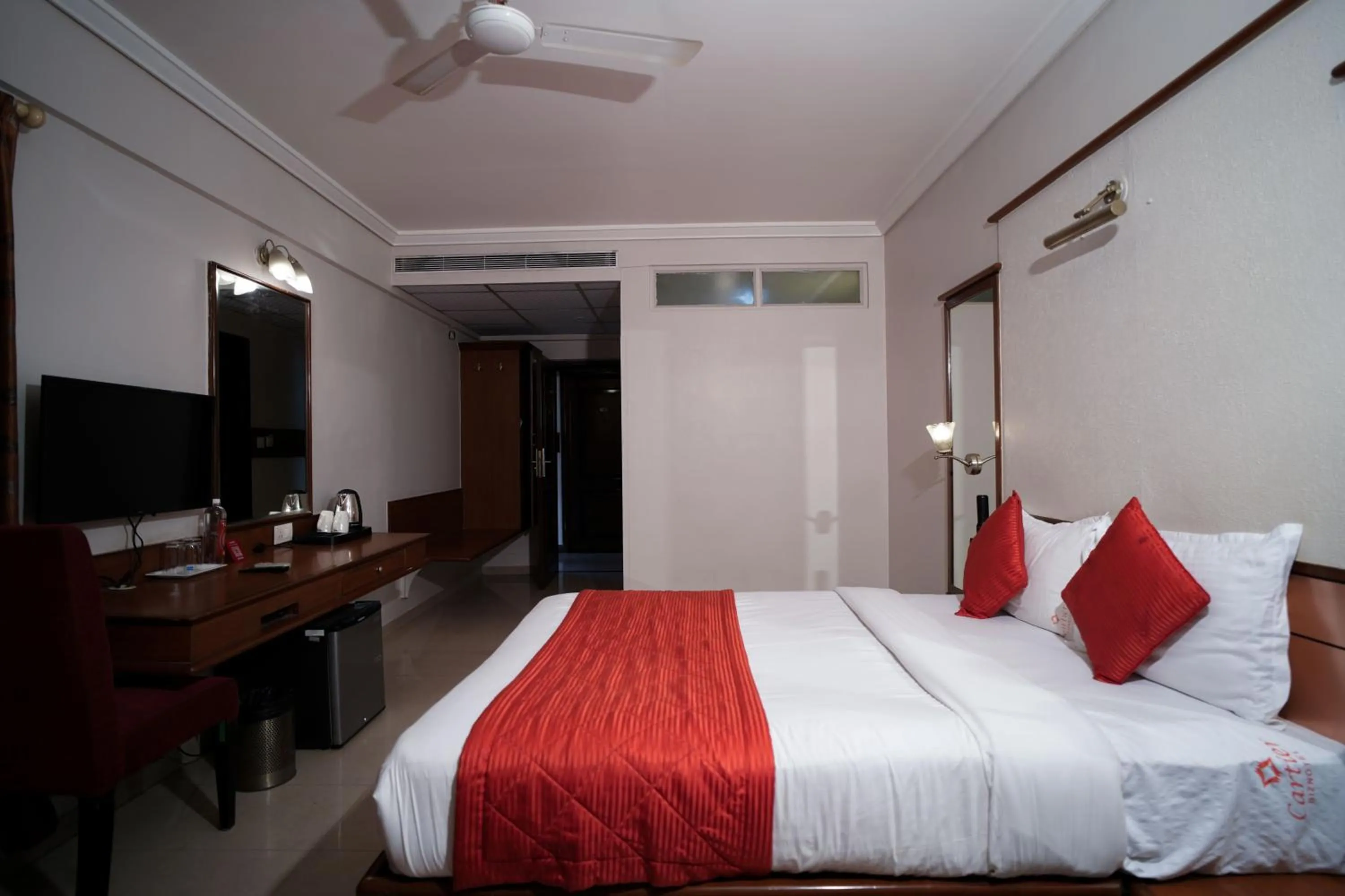 Bed in Cartier Biznotel