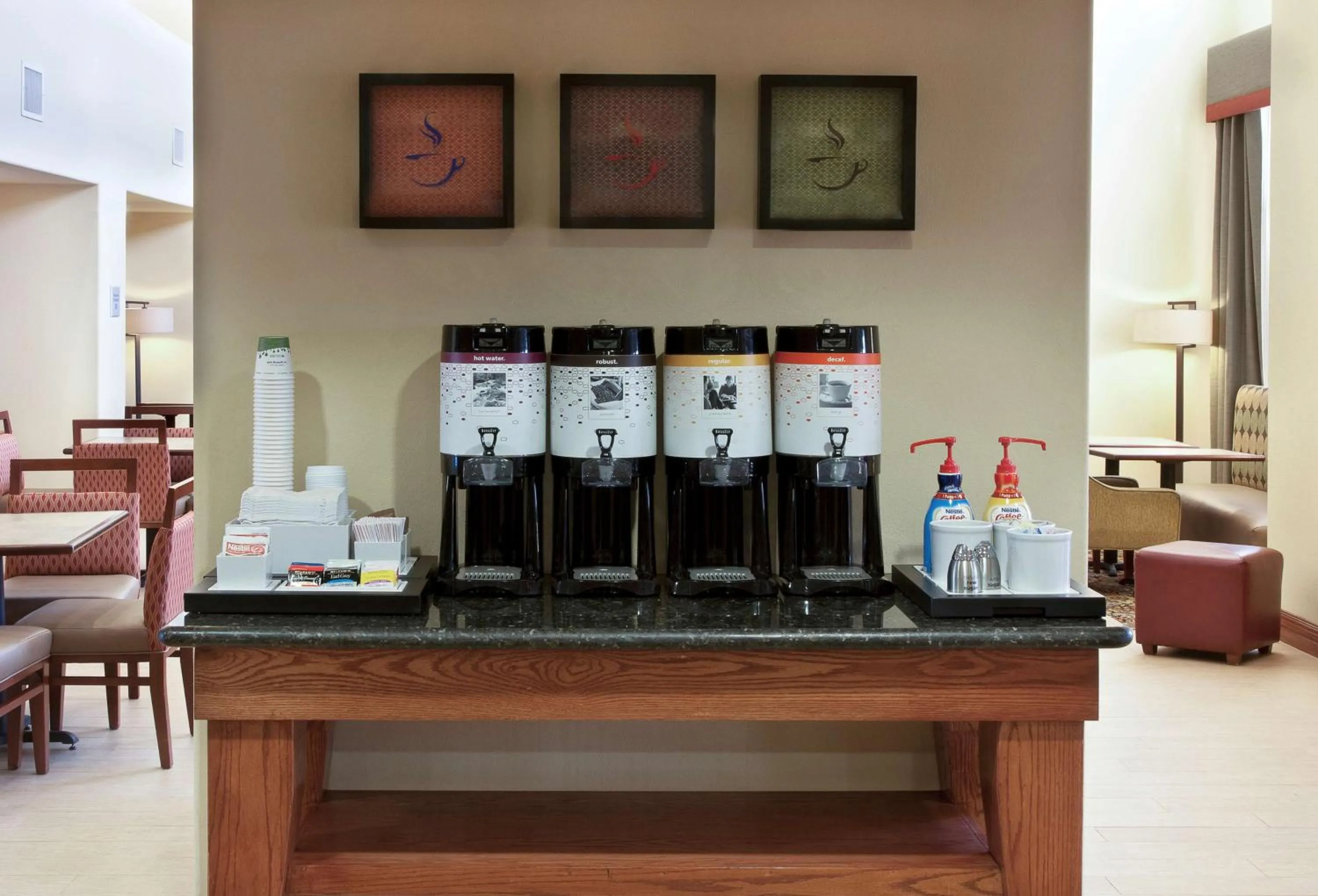 Dining area in Hampton Inn and Suites-Brownsville