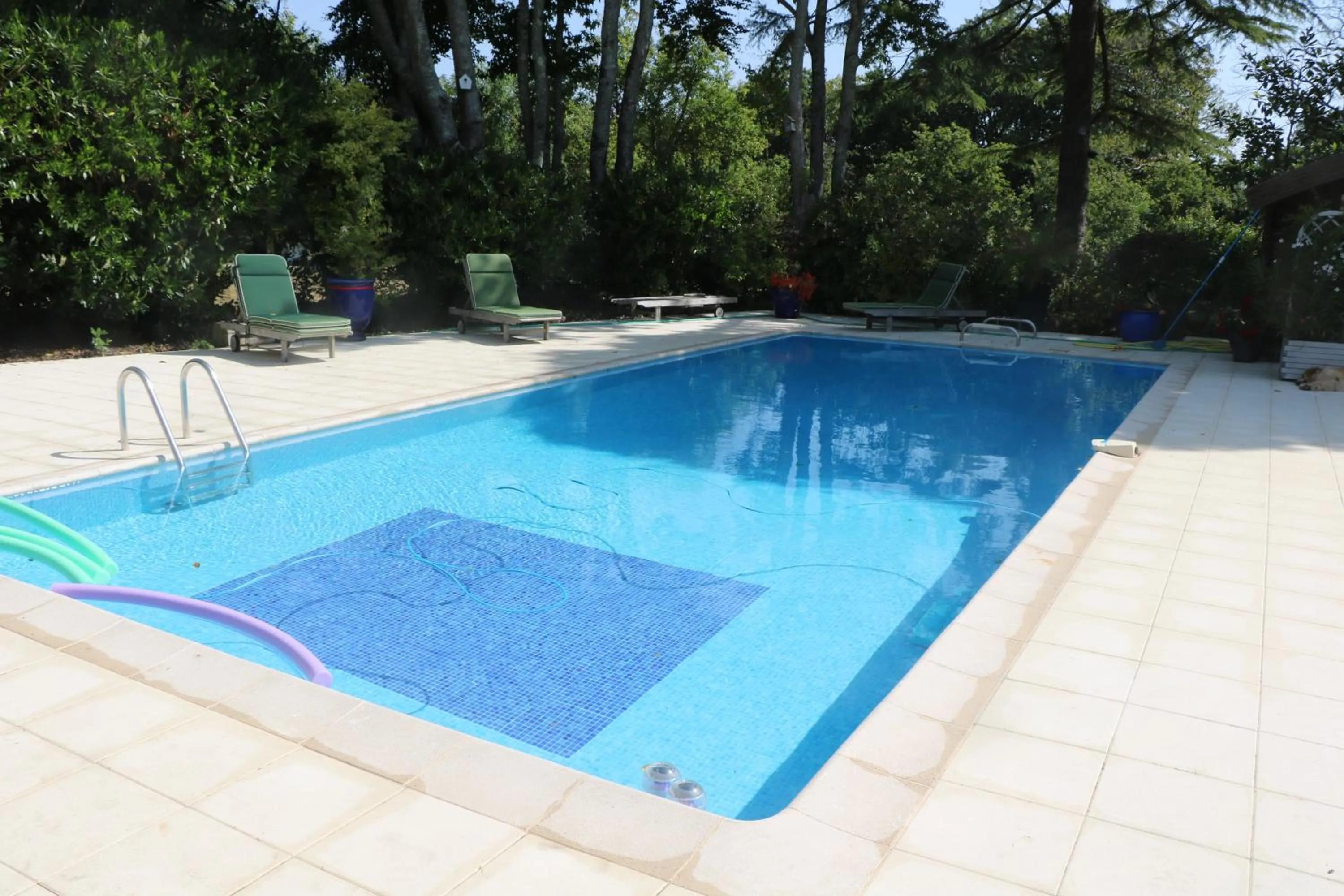 Pool view in La maison de l'Odet