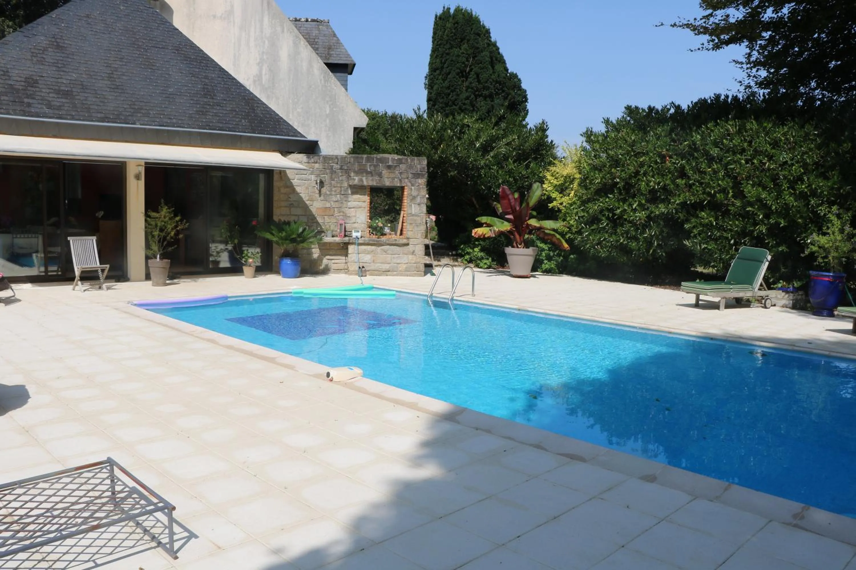 Swimming pool in La maison de l'Odet