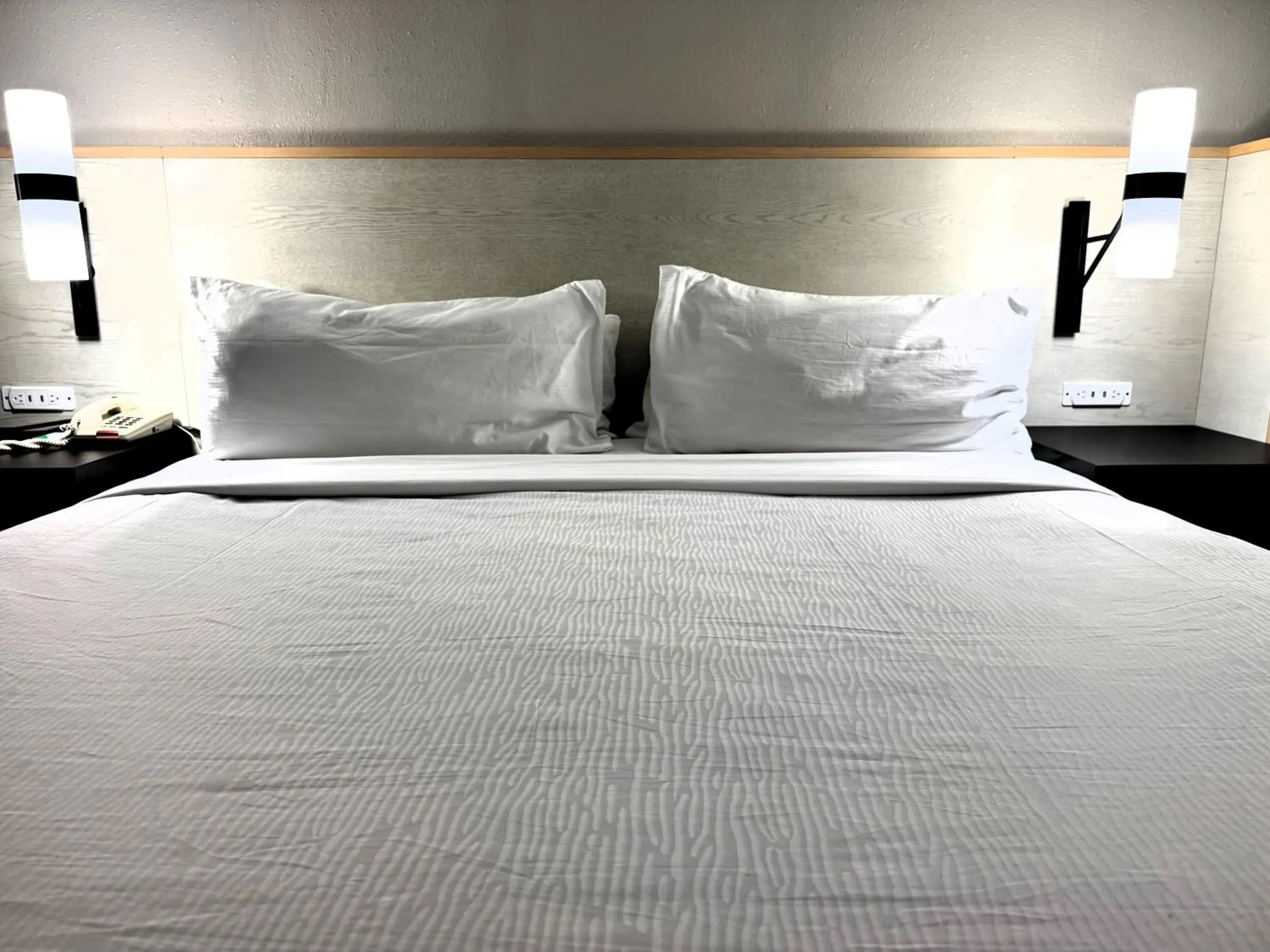 King Room - STREET VIEW in Wyndham Garden Lake Guntersville King Room - STREET VIEW in Wyndham Garden Lake Guntersville