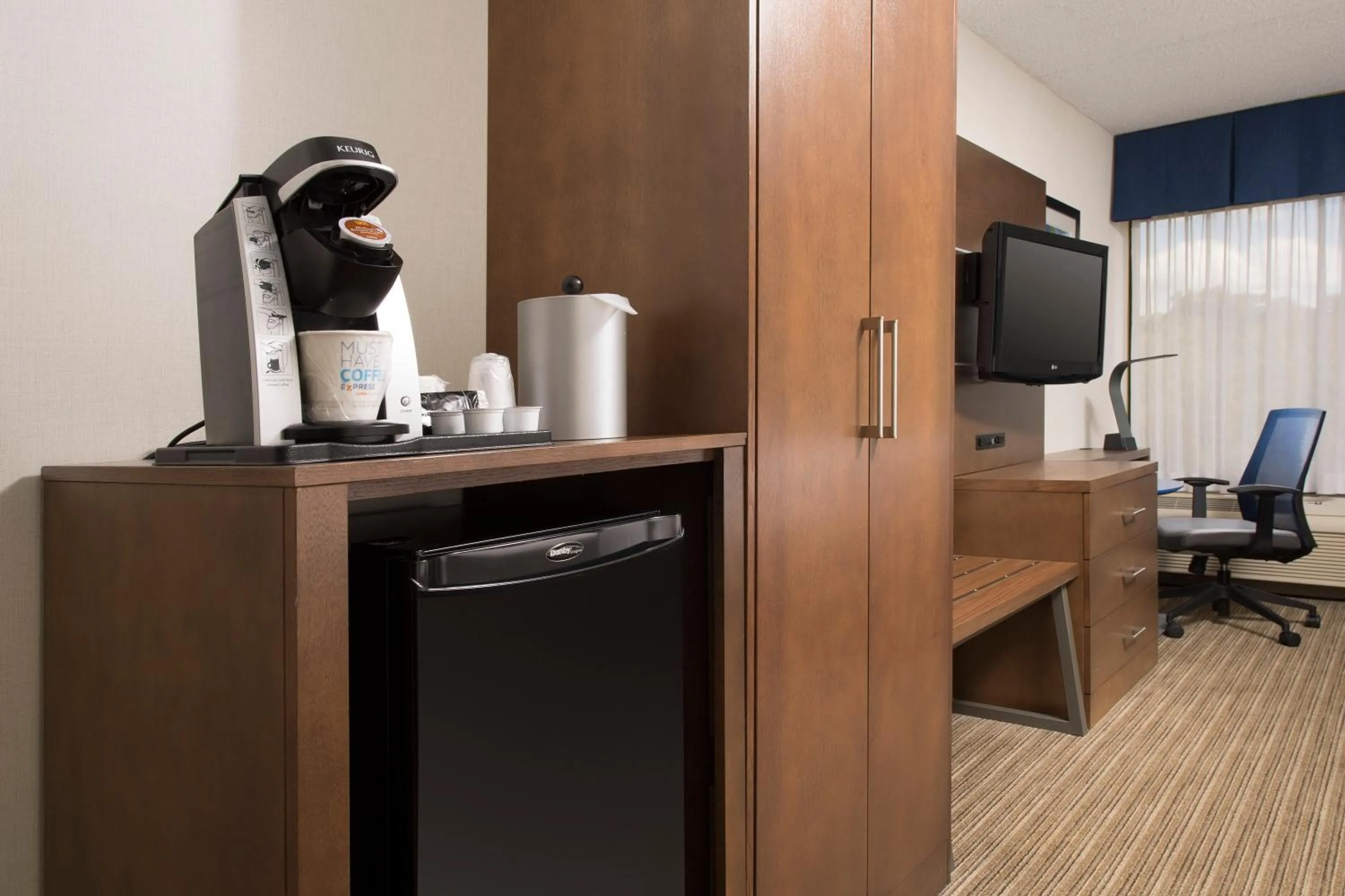 Coffee/tea facilities in Holiday Inn Express Andover North - Lawrence by IHG