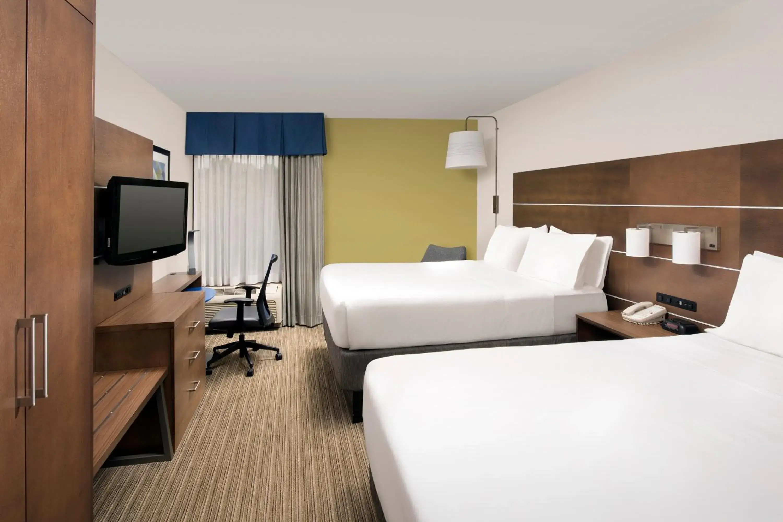 Bedroom, Bed in Holiday Inn Express Andover North - Lawrence by IHG Bedroom, Bed in Holiday Inn Express Andover North - Lawrence by IHG