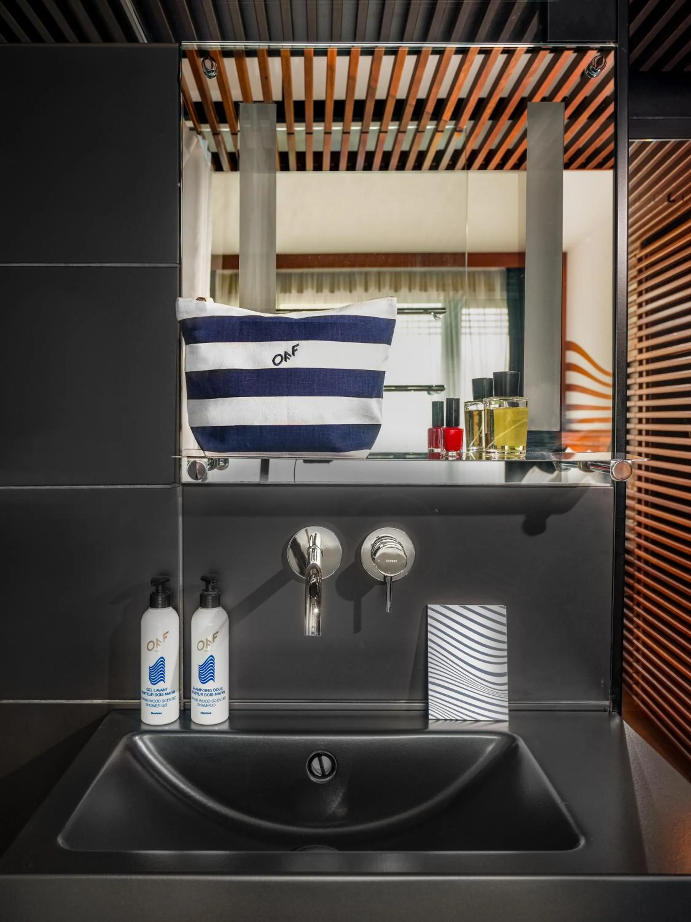 Bathroom in Hotel OFF Paris Seine