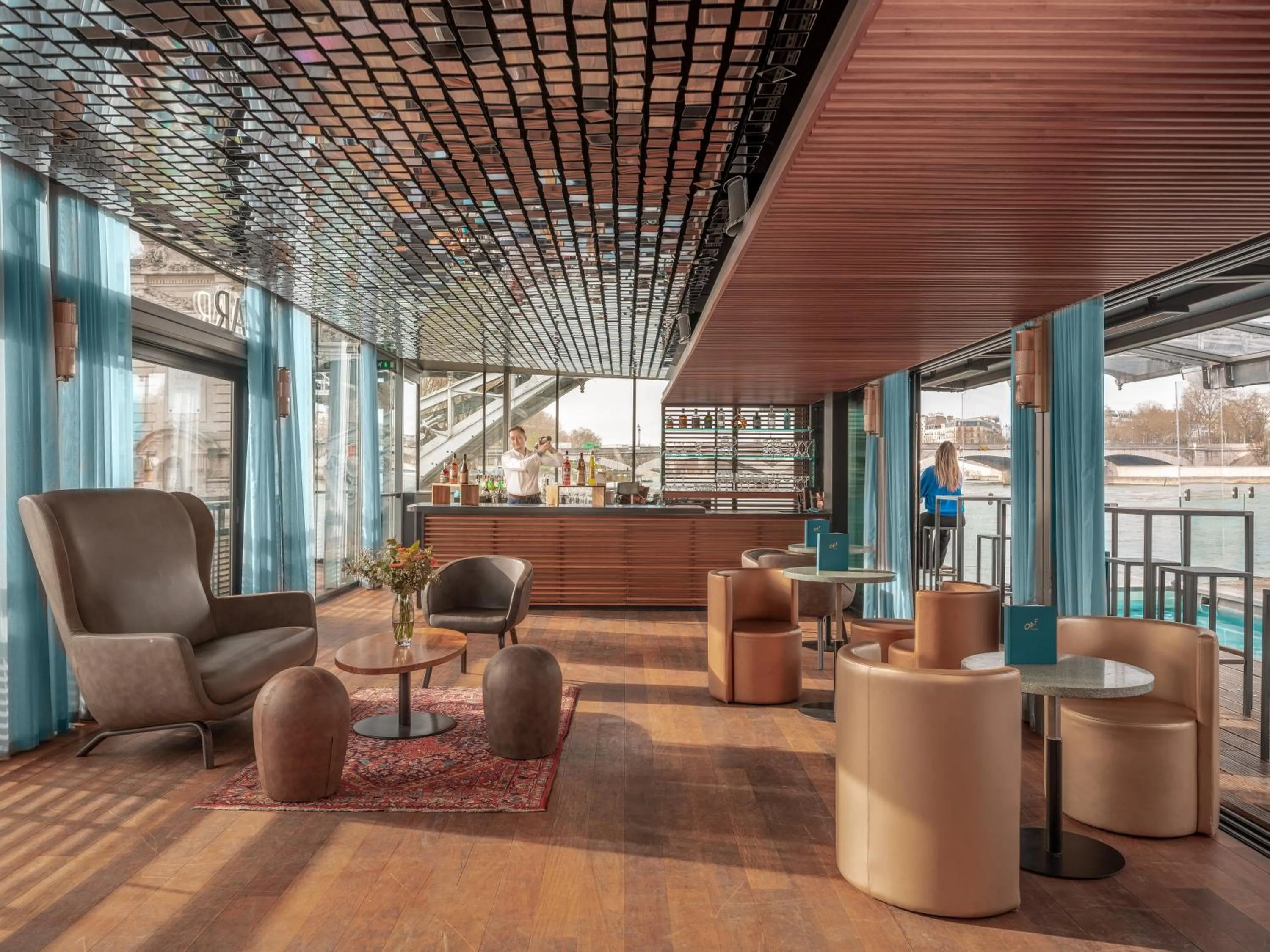 Lounge or bar in Hotel OFF Paris Seine