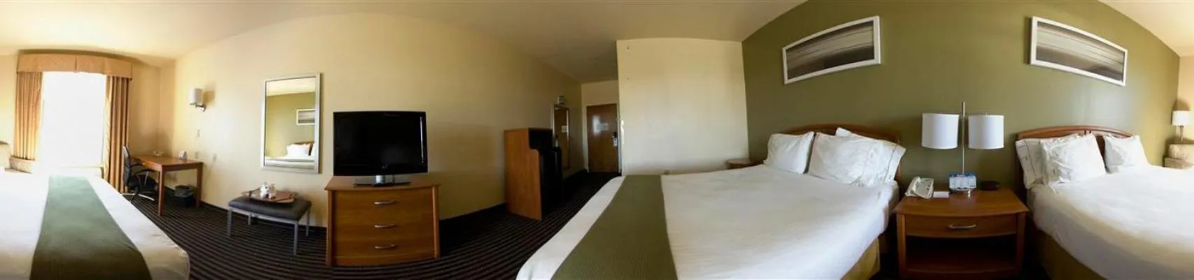 Photo of the whole room, Bed in Holiday Inn Express Hotel and Suites Bastrop by IHG