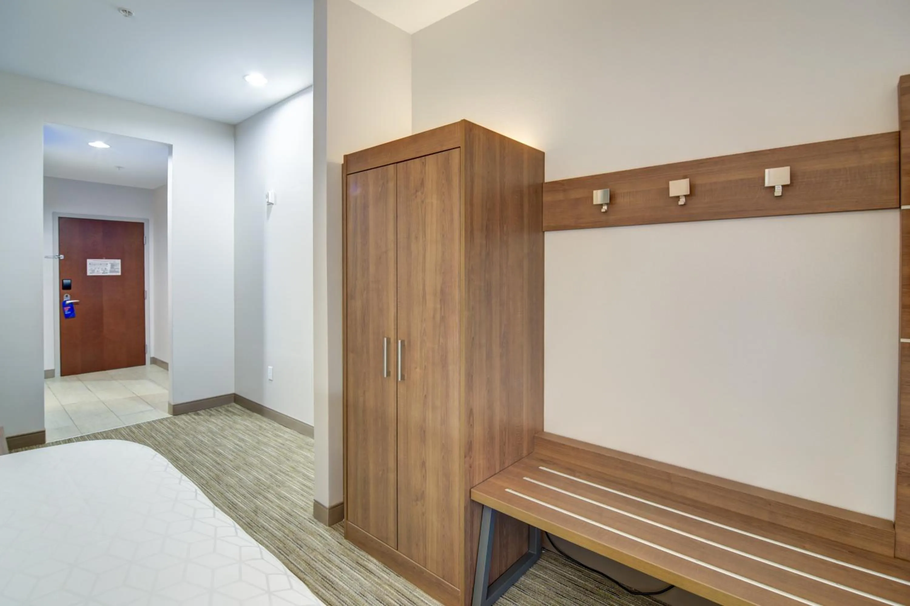 Bedroom, Bed in Holiday Inn Express Hotel & Suites Foley by IHG