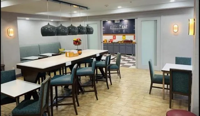 Breakfast in Hampton by Hilton Brattleboro