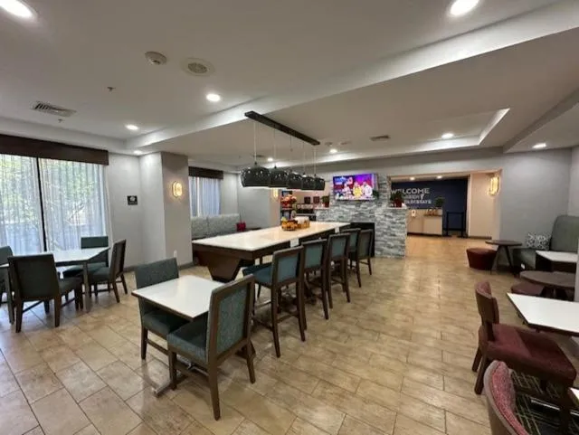 Breakfast in Hampton by Hilton Brattleboro