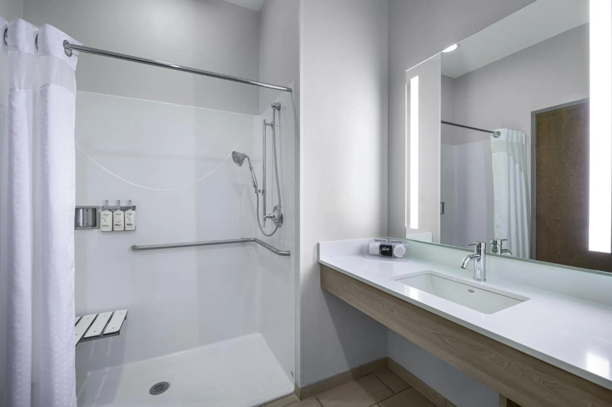 Photo of the whole room in Holiday Inn Express Belgrade-Bozeman Area by IHG