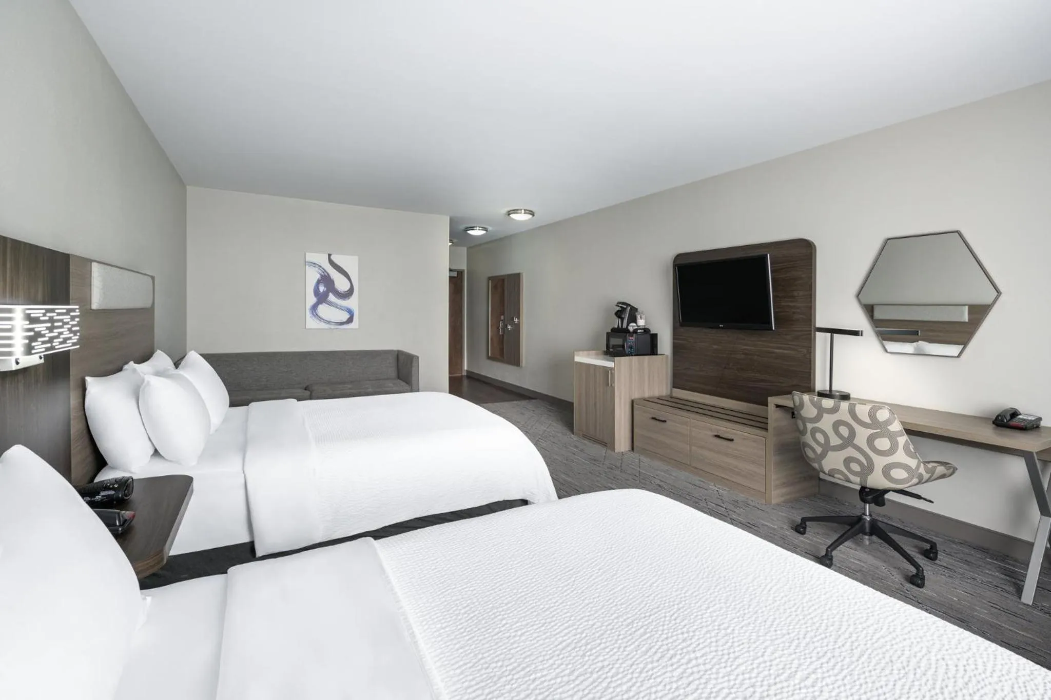 Photo of the whole room, Bed in Holiday Inn Express Belgrade-Bozeman Area by IHG