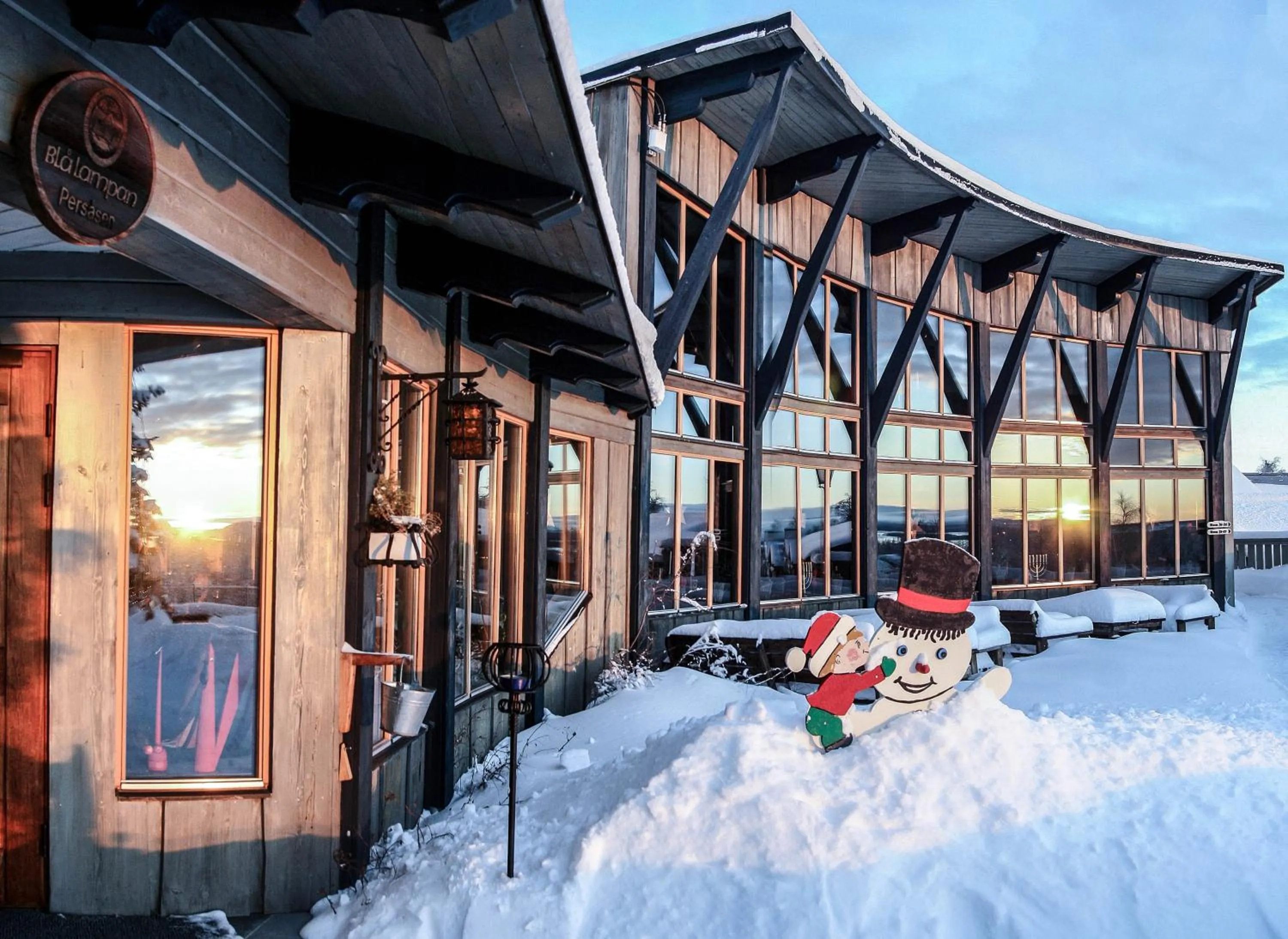 Facade/entrance in STF Hotel & Hostel Persåsen