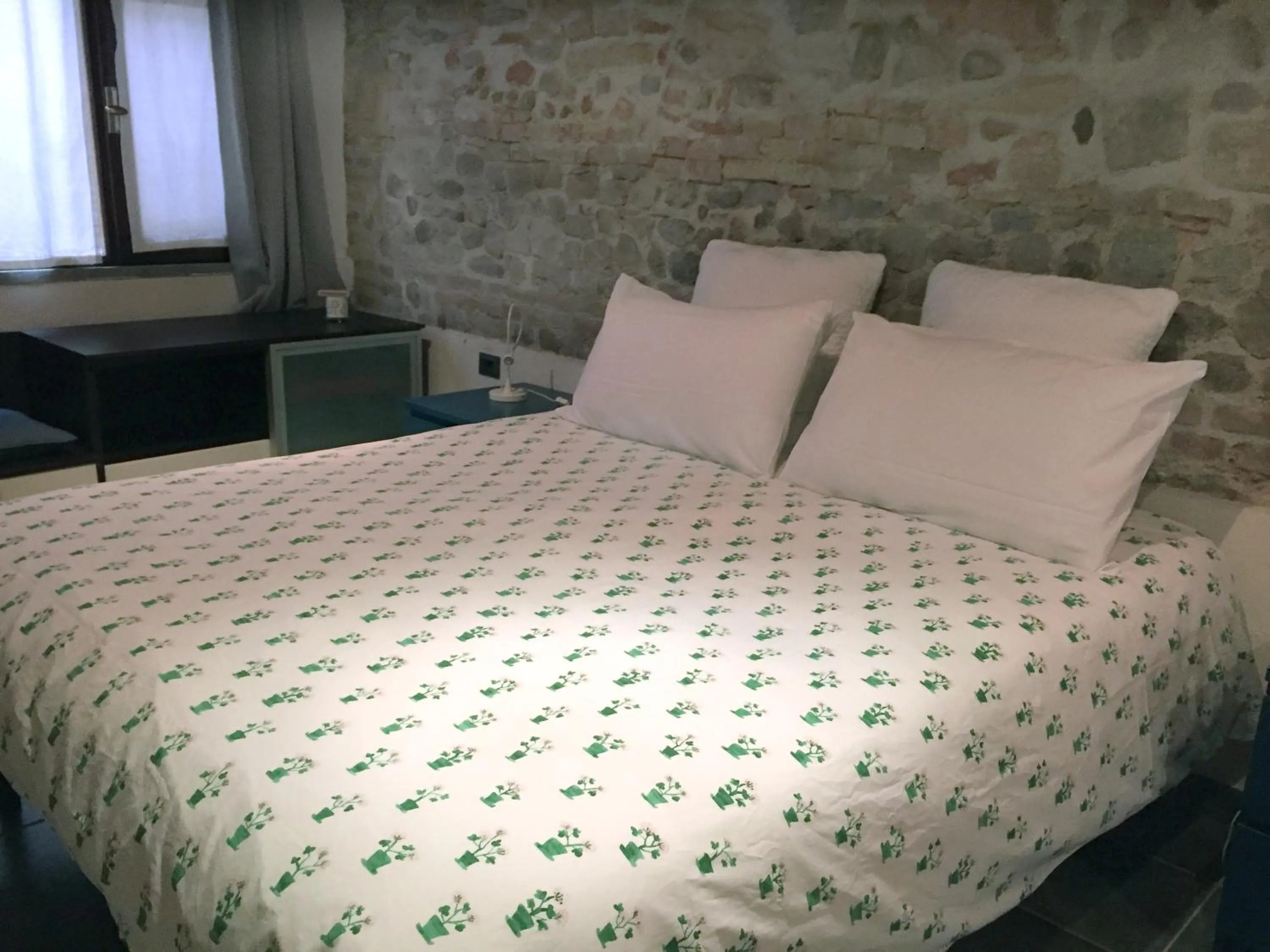 Double or Twin Room with Shared Bathroom - single occupancy in All' Ombra del Portico