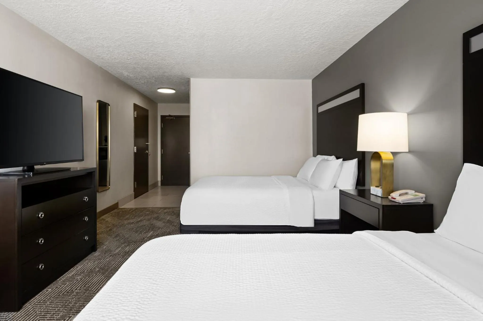 Photo of the whole room, Bed in Holiday Inn & Suites Albuquerque Airport by IHG
