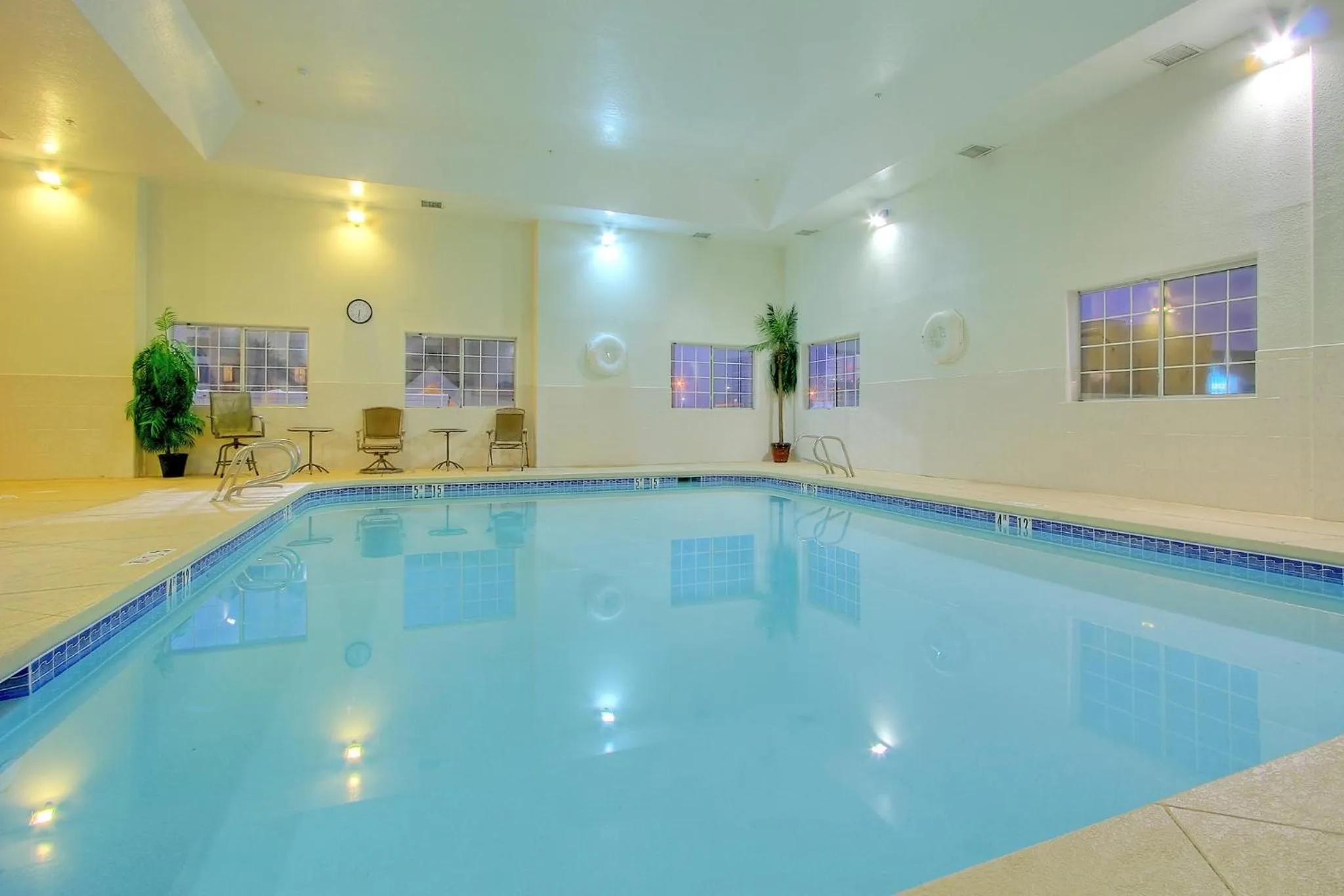 Area and facilities in Holiday Inn & Suites Albuquerque Airport by IHG