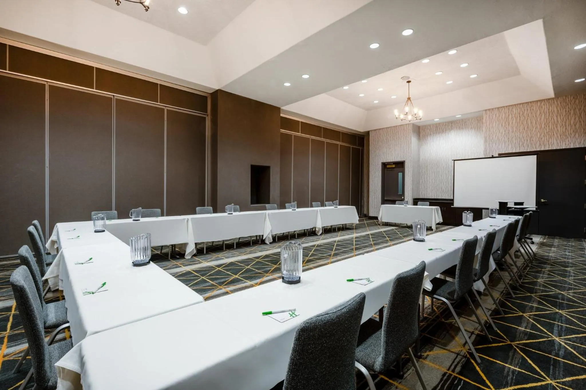 Banquet/Function facilities in Holiday Inn & Suites Albuquerque Airport by IHG